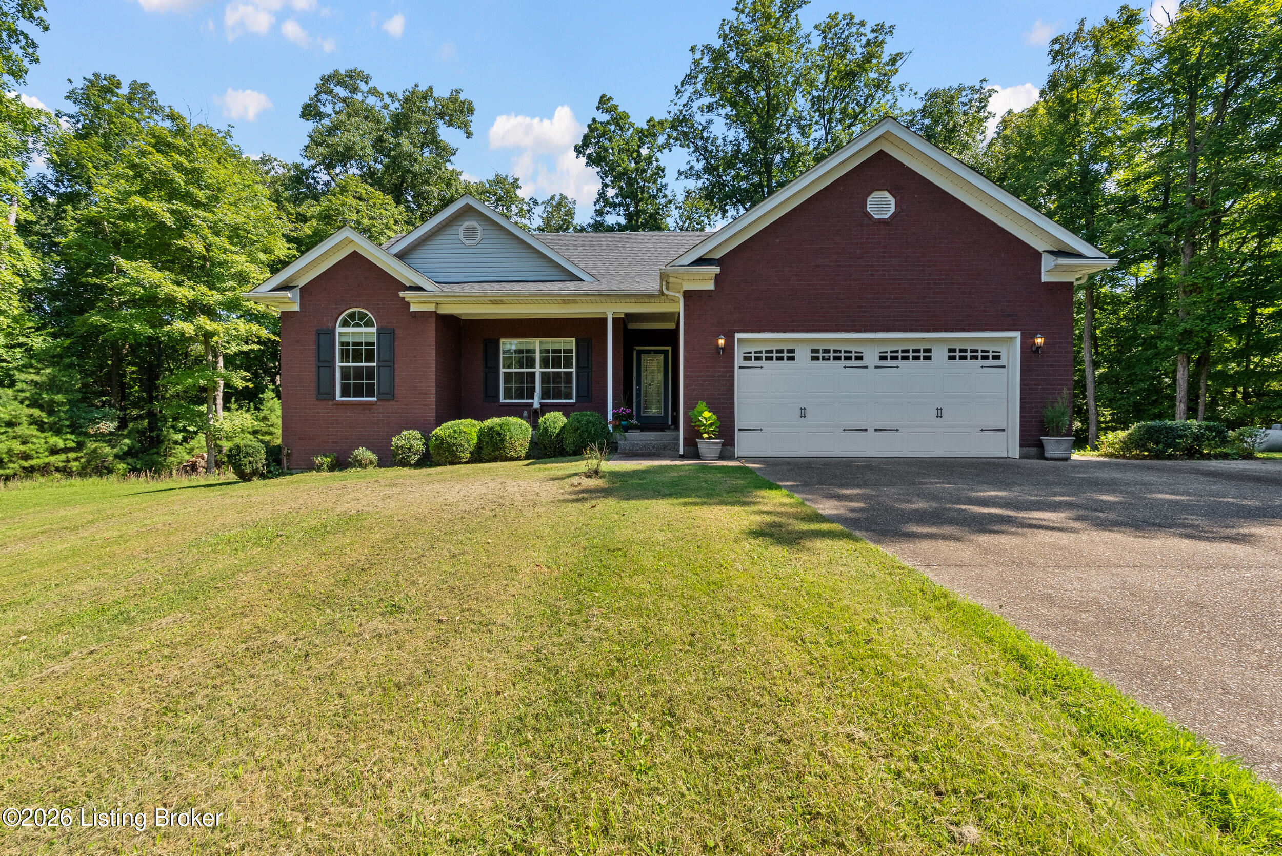 210 E Indian Stone Rd Property Photo 1