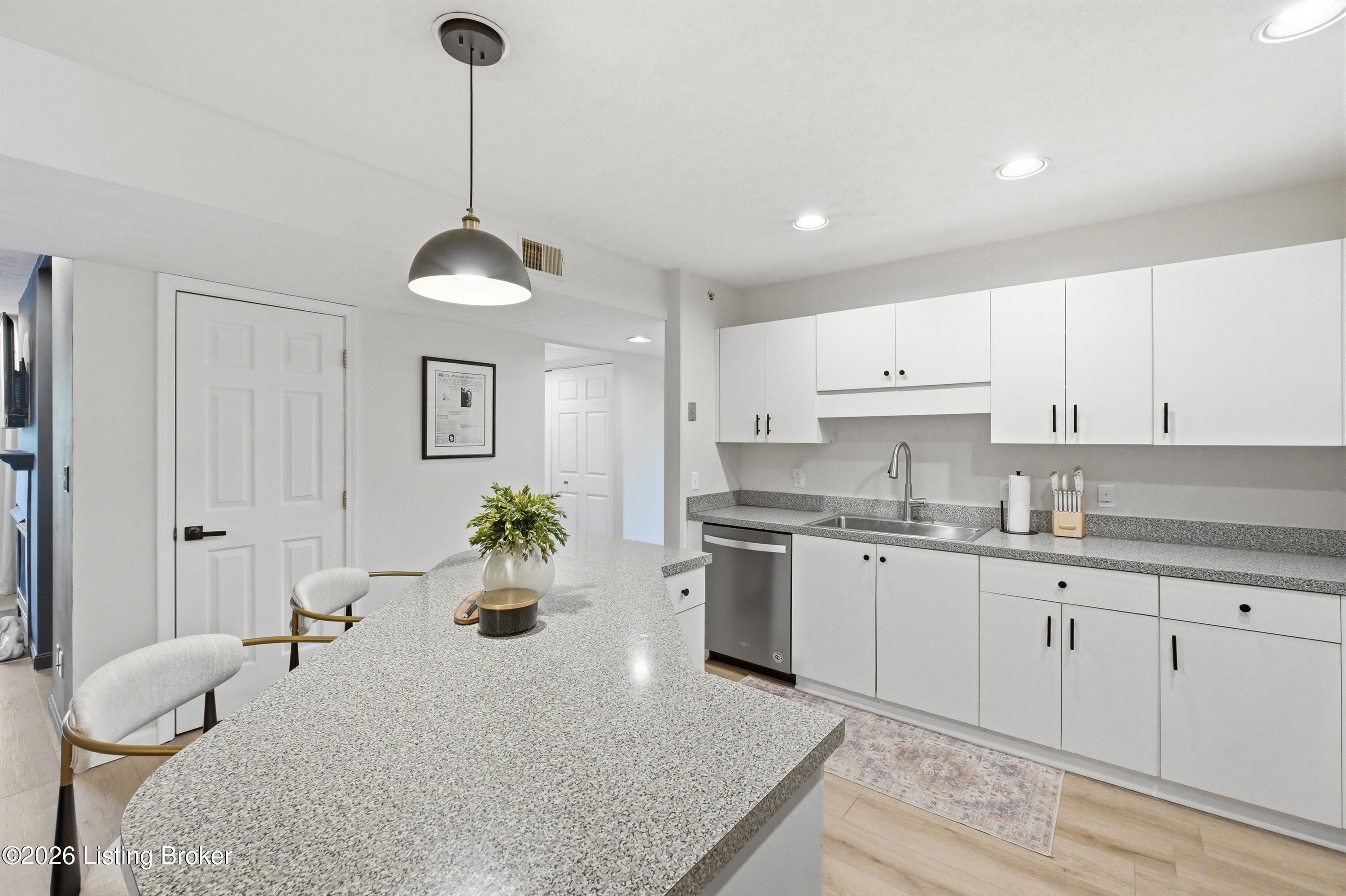 8509 Atrium Dr 201 Property Photo 12