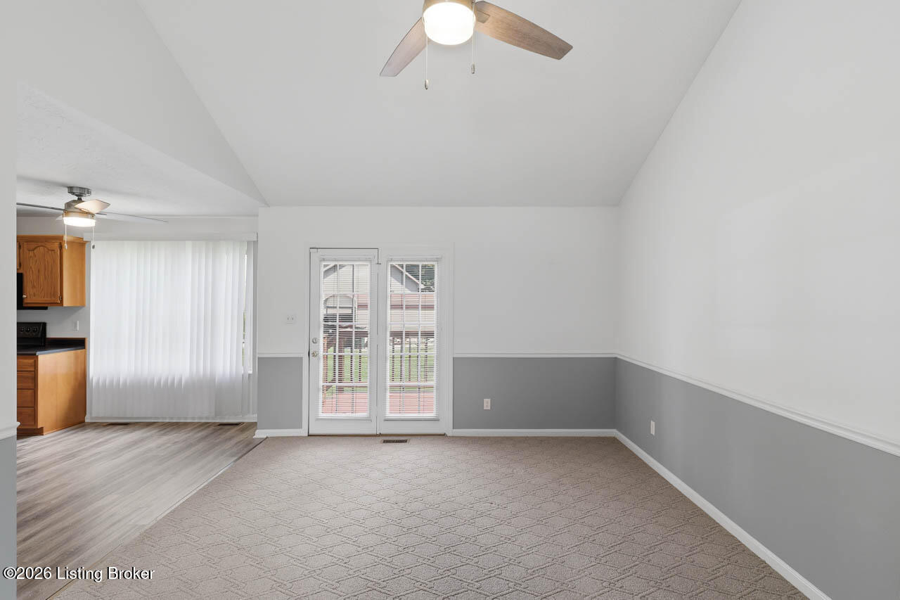 108 Excalibur Ct Property Photo 4