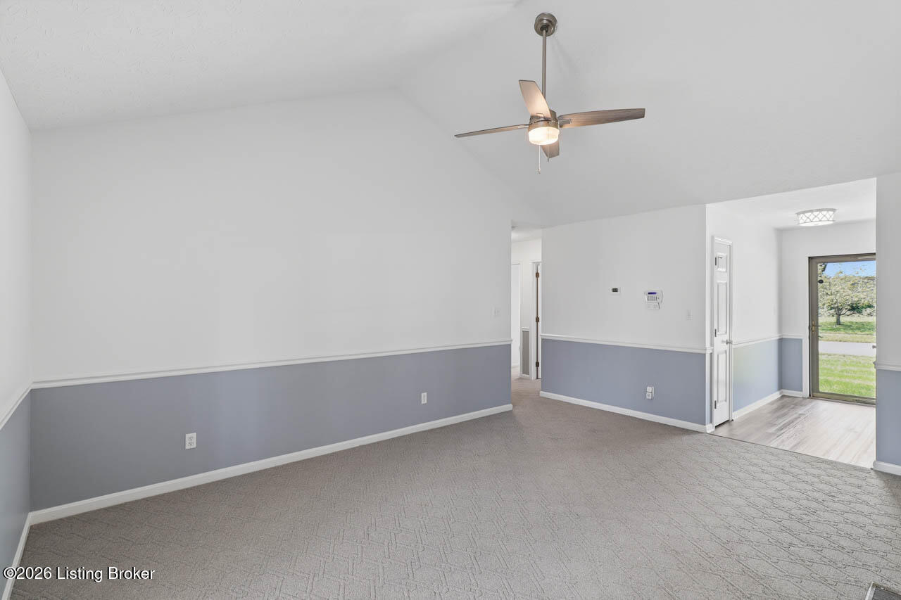 108 Excalibur Ct Property Photo 5