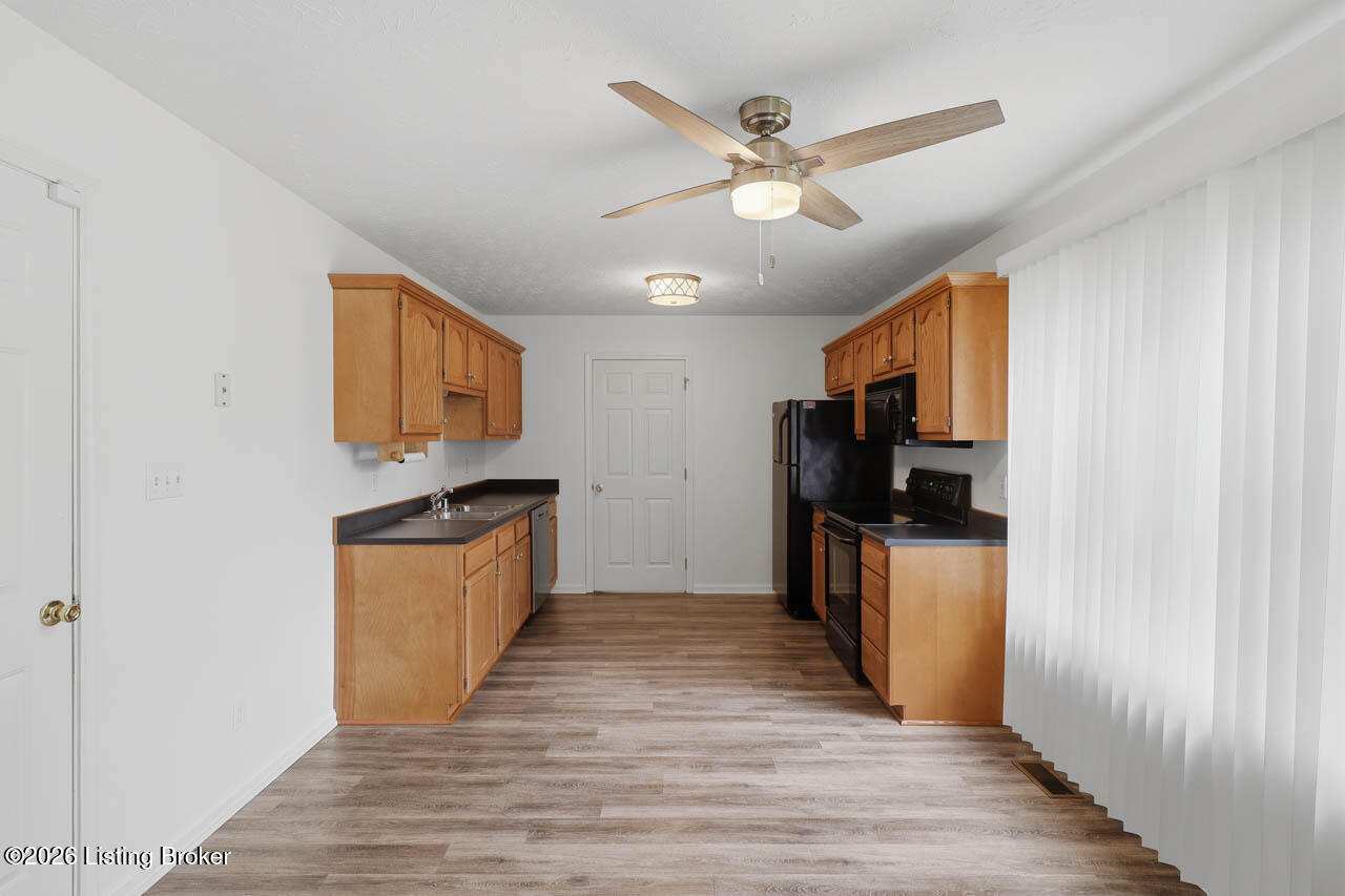 108 Excalibur Ct Property Photo 6