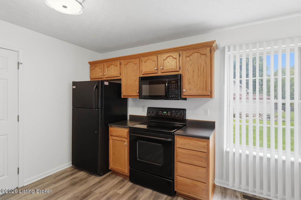 108 Excalibur Ct Property Photo 9