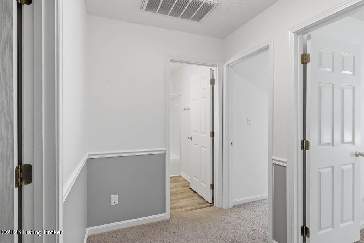 108 Excalibur Ct Property Photo 12