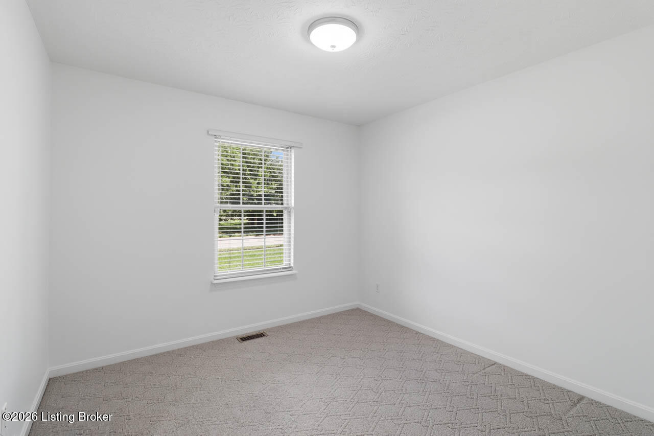 108 Excalibur Ct Property Photo 16