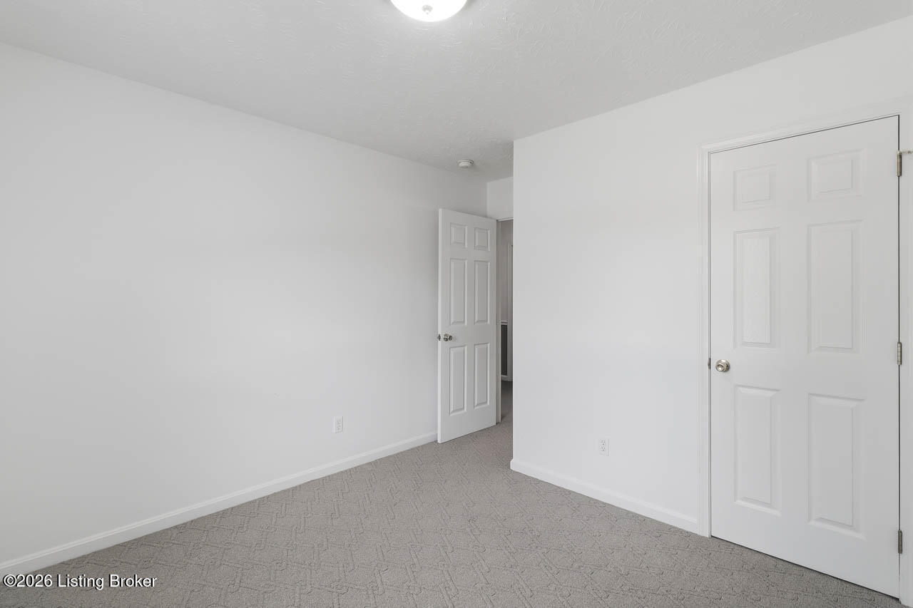 108 Excalibur Ct Property Photo 20