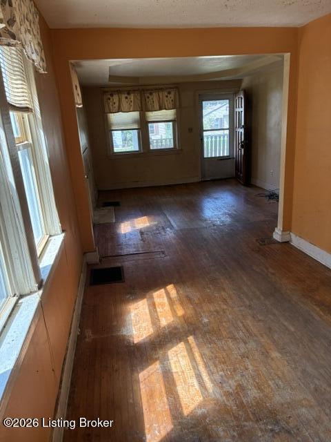936 Beecher St Property Photo 6