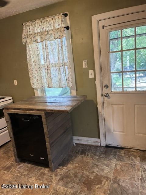 936 Beecher St Property Photo 15