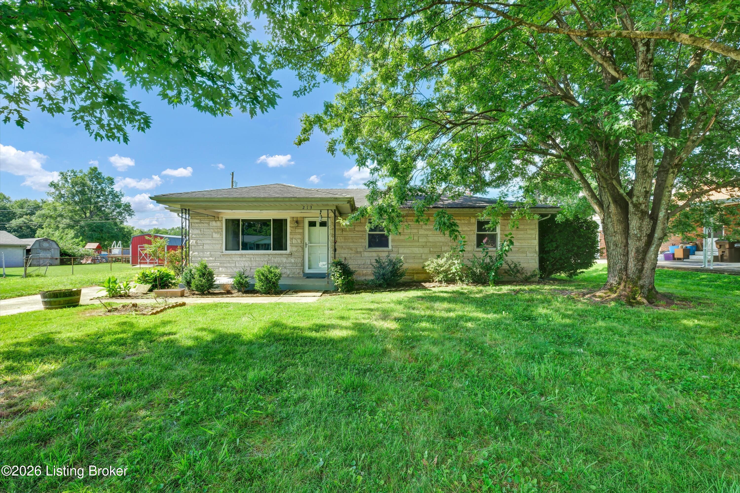 213 Pebblebrook Dr Property Photo 1