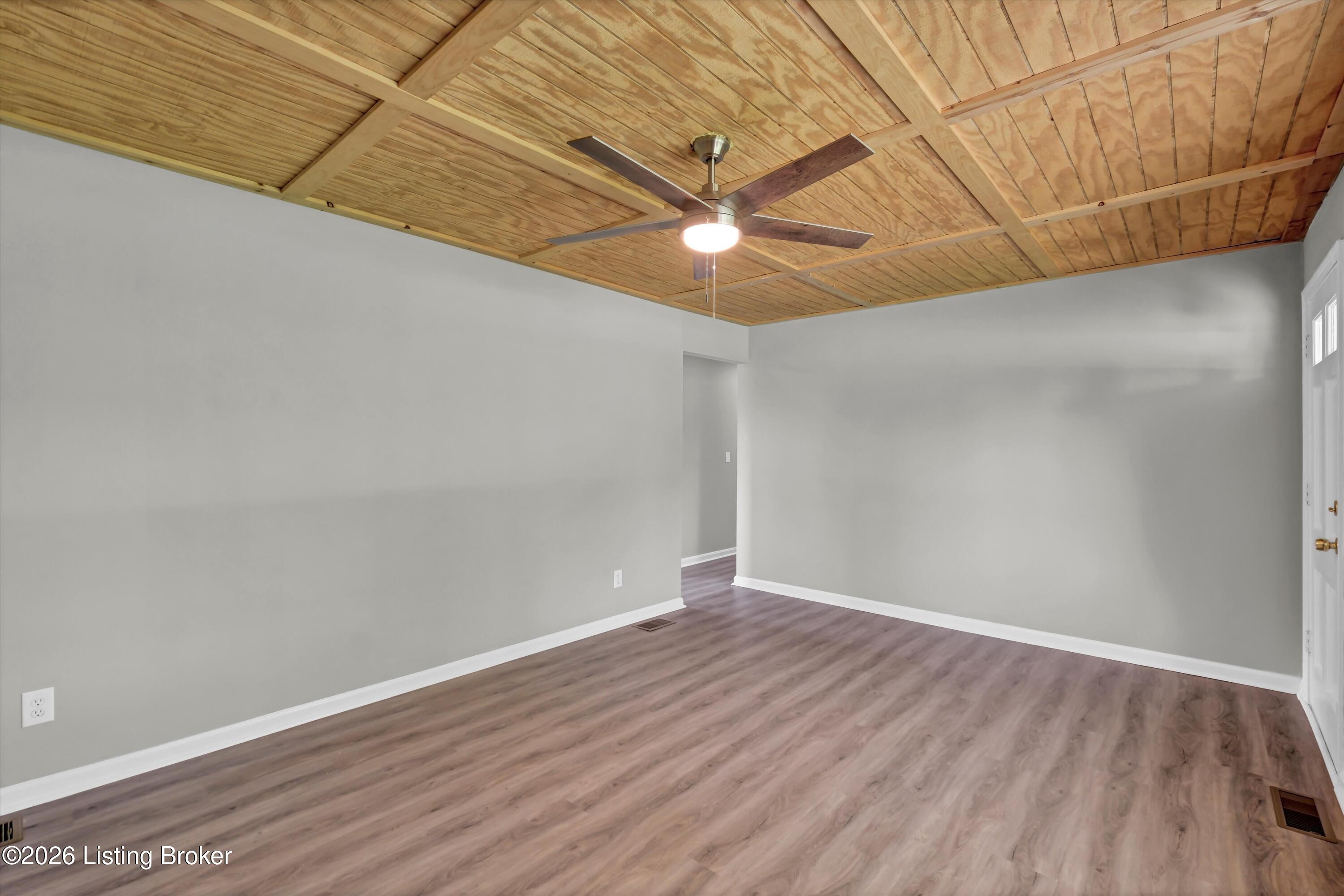 213 Pebblebrook Dr Property Photo 6