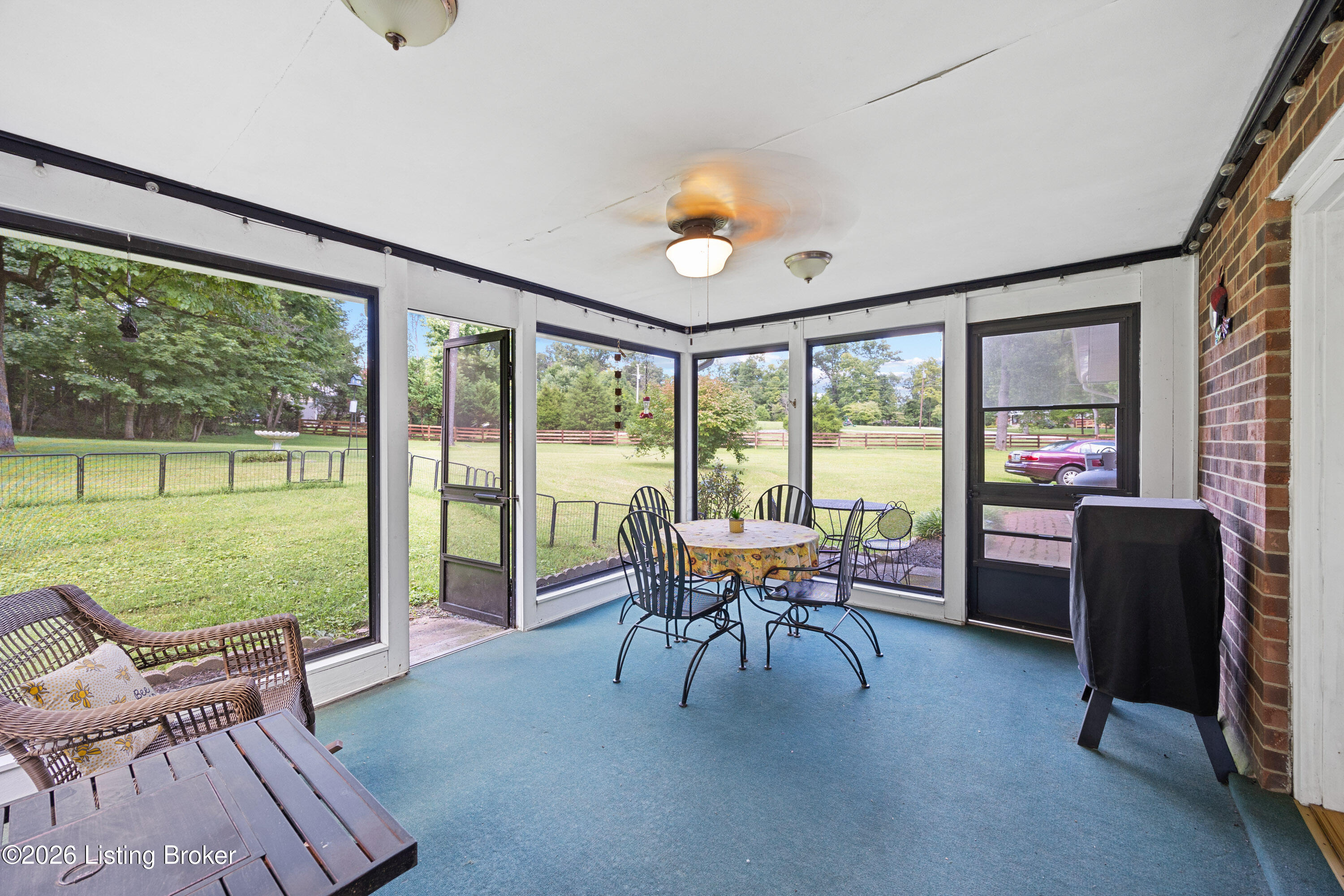 574 Pine Creek Rd Property Photo 8
