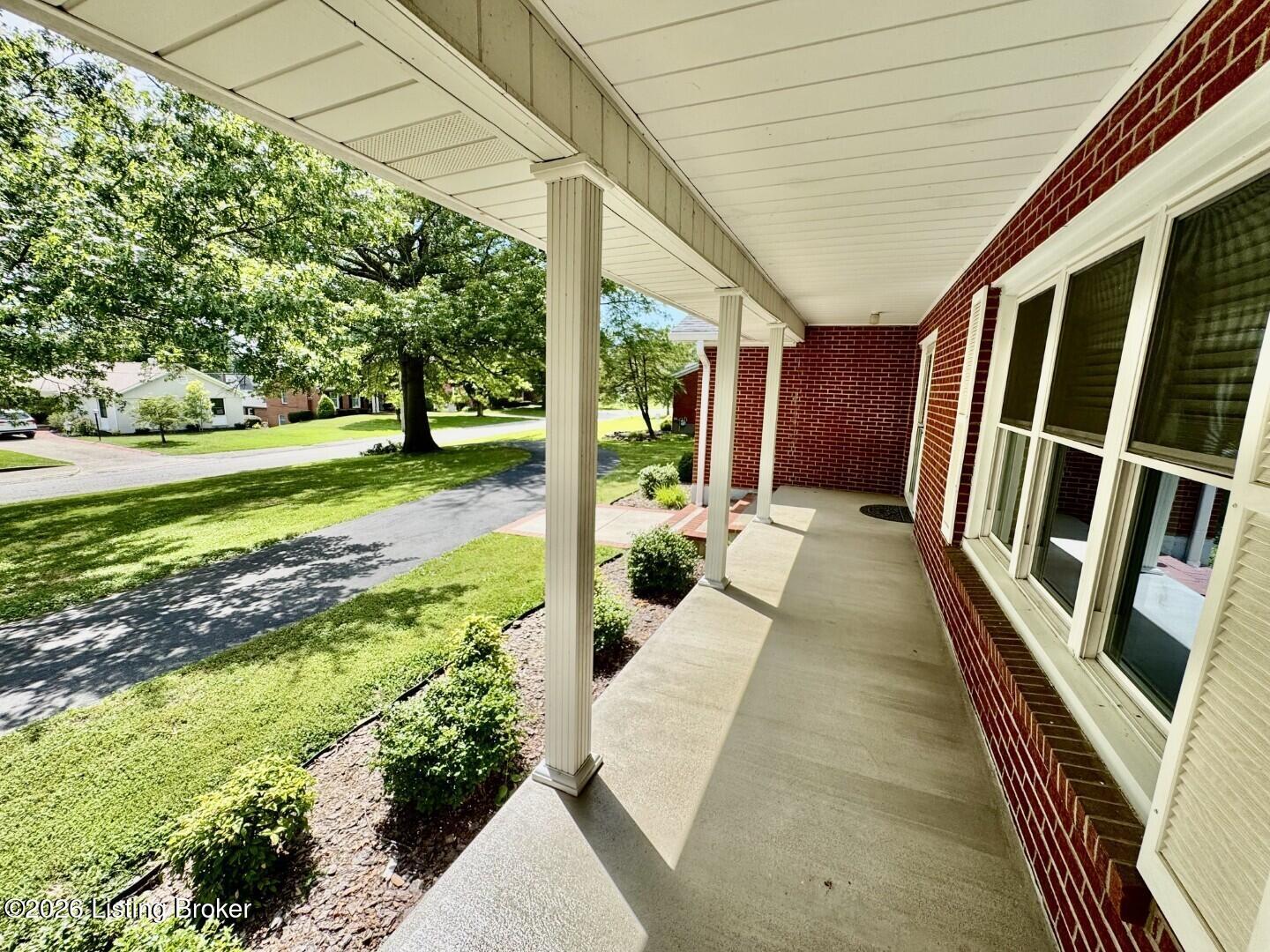 307 W Virginia Ave Property Photo 4