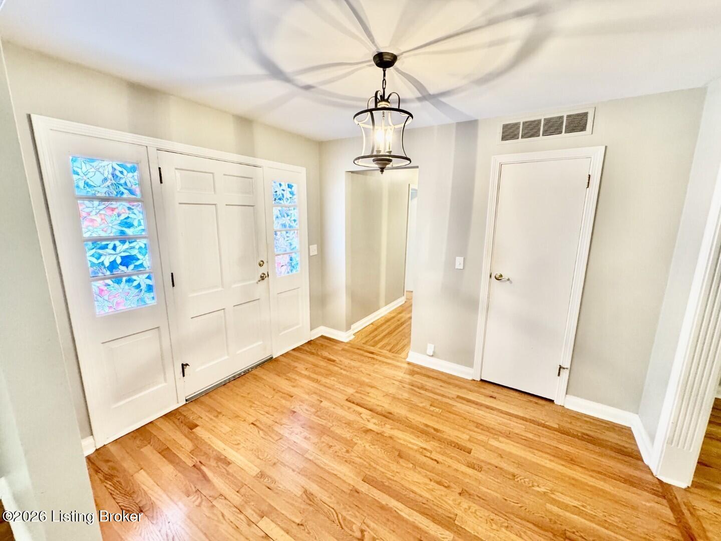 307 W Virginia Ave Property Photo 5
