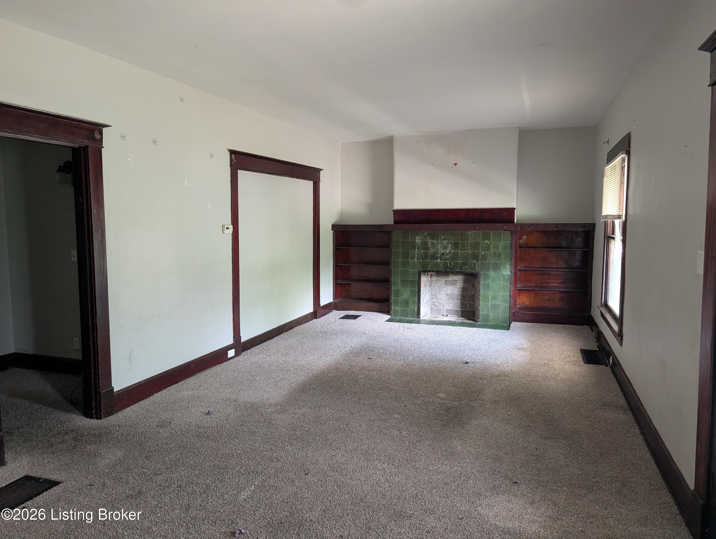 676 Cecil Ave Property Photo 3
