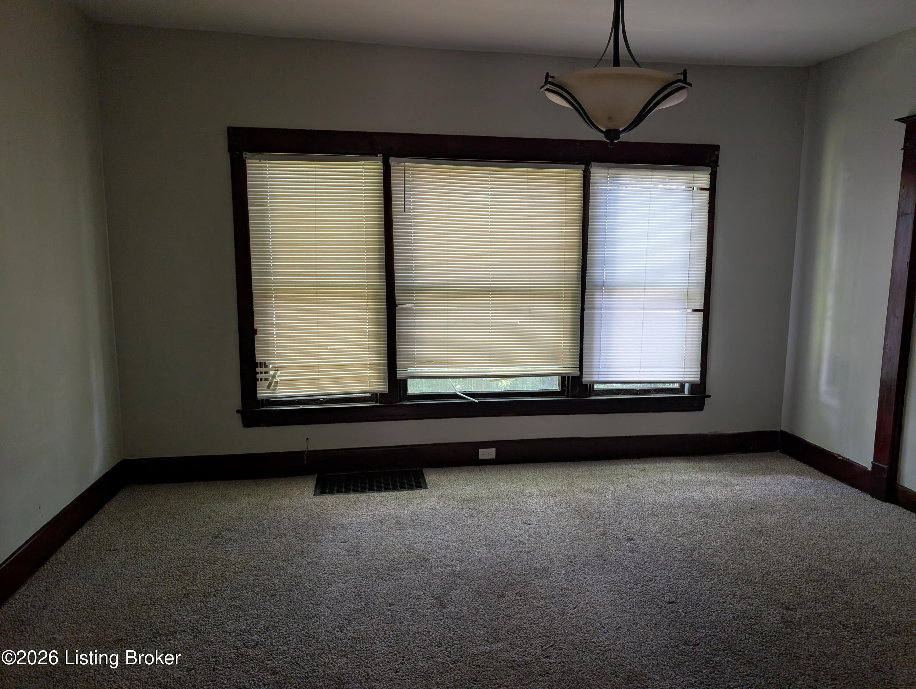 676 Cecil Ave Property Photo 7