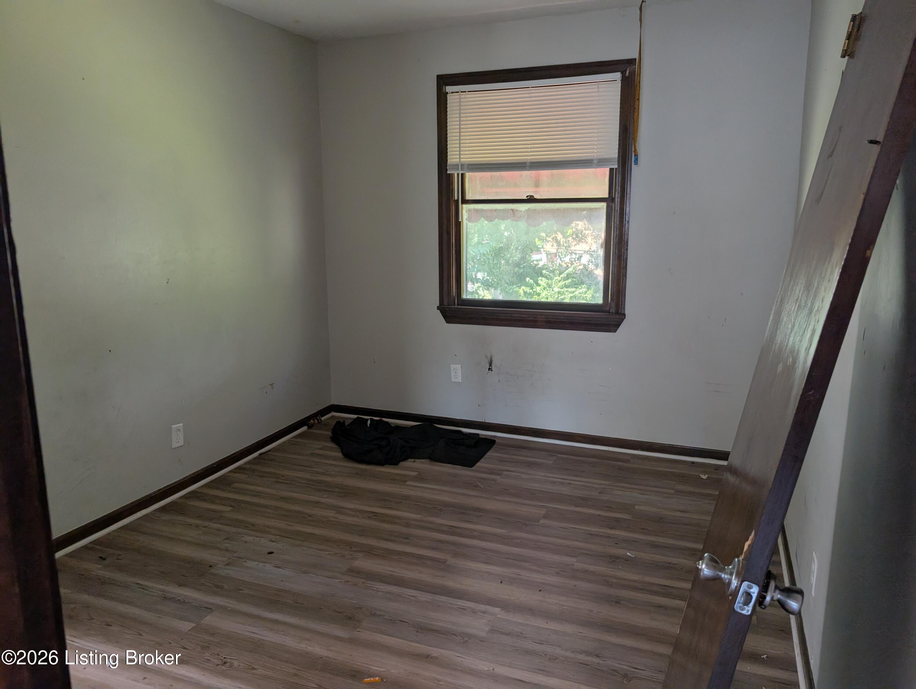 676 Cecil Ave Property Photo 10