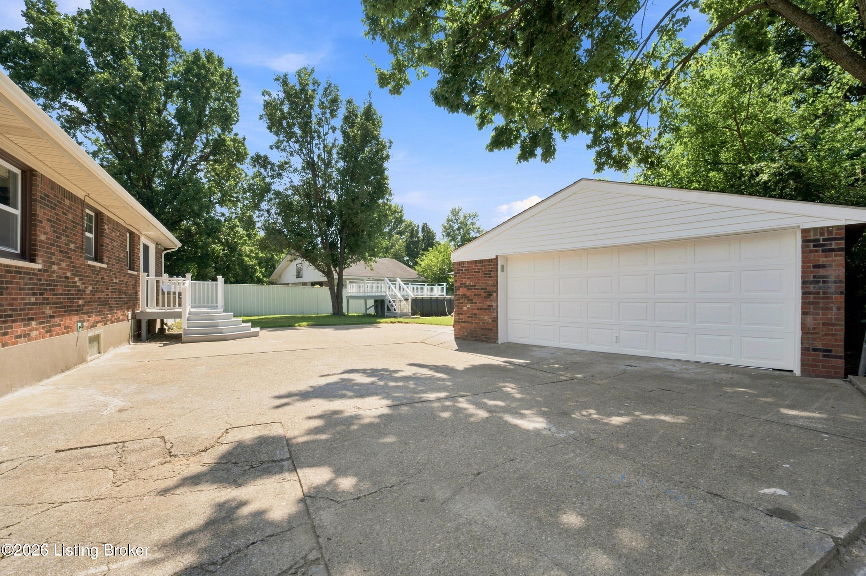 6802 Tropic Ct Property Photo 3