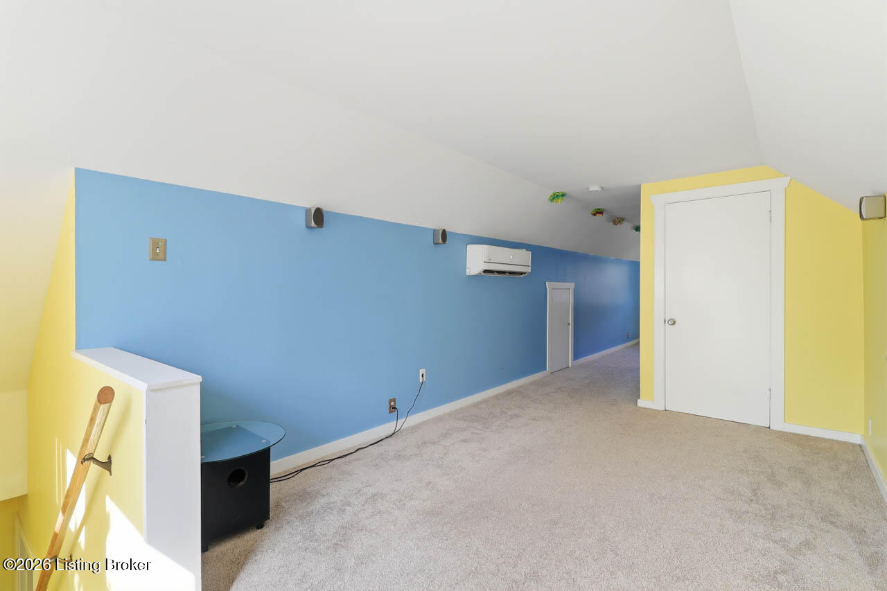 243 Fairfax Ave Property Photo 25