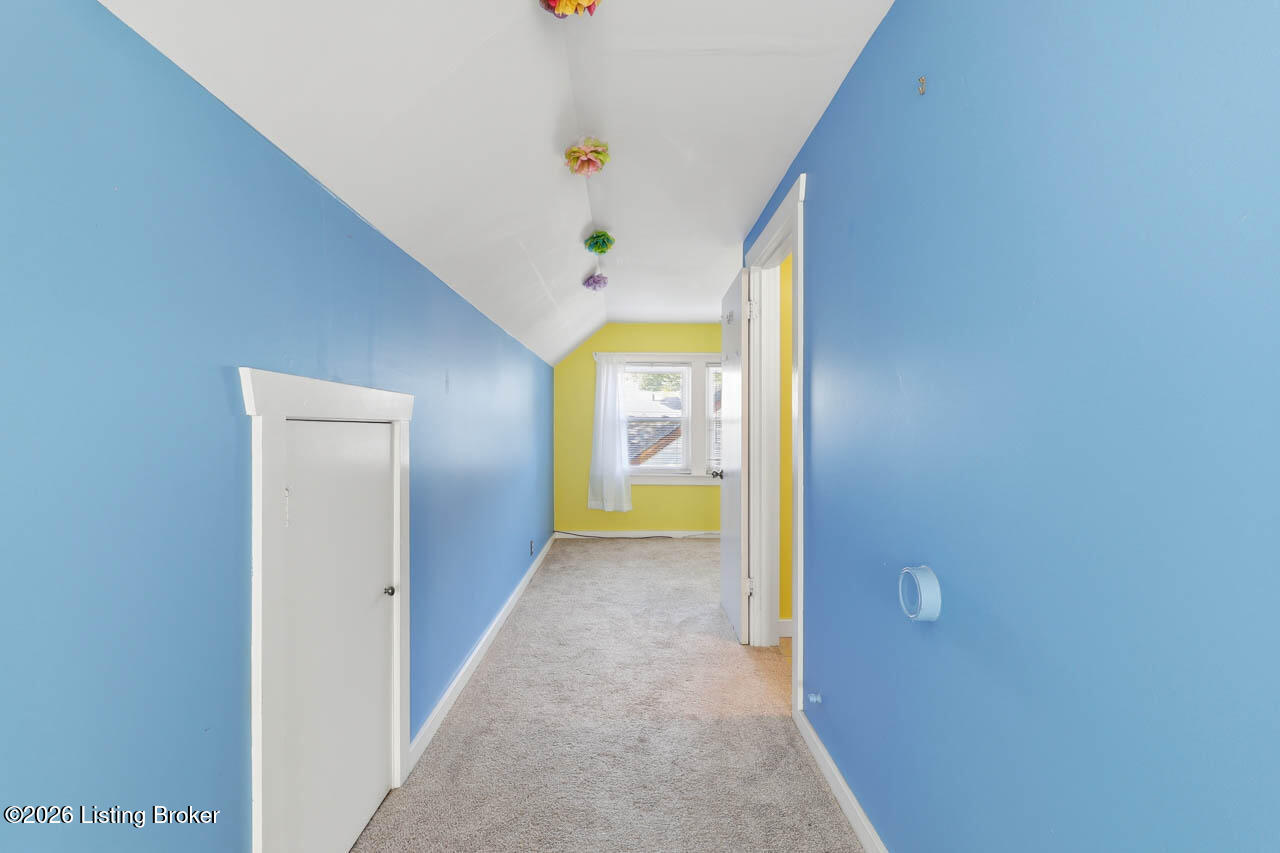 243 Fairfax Ave Property Photo 27