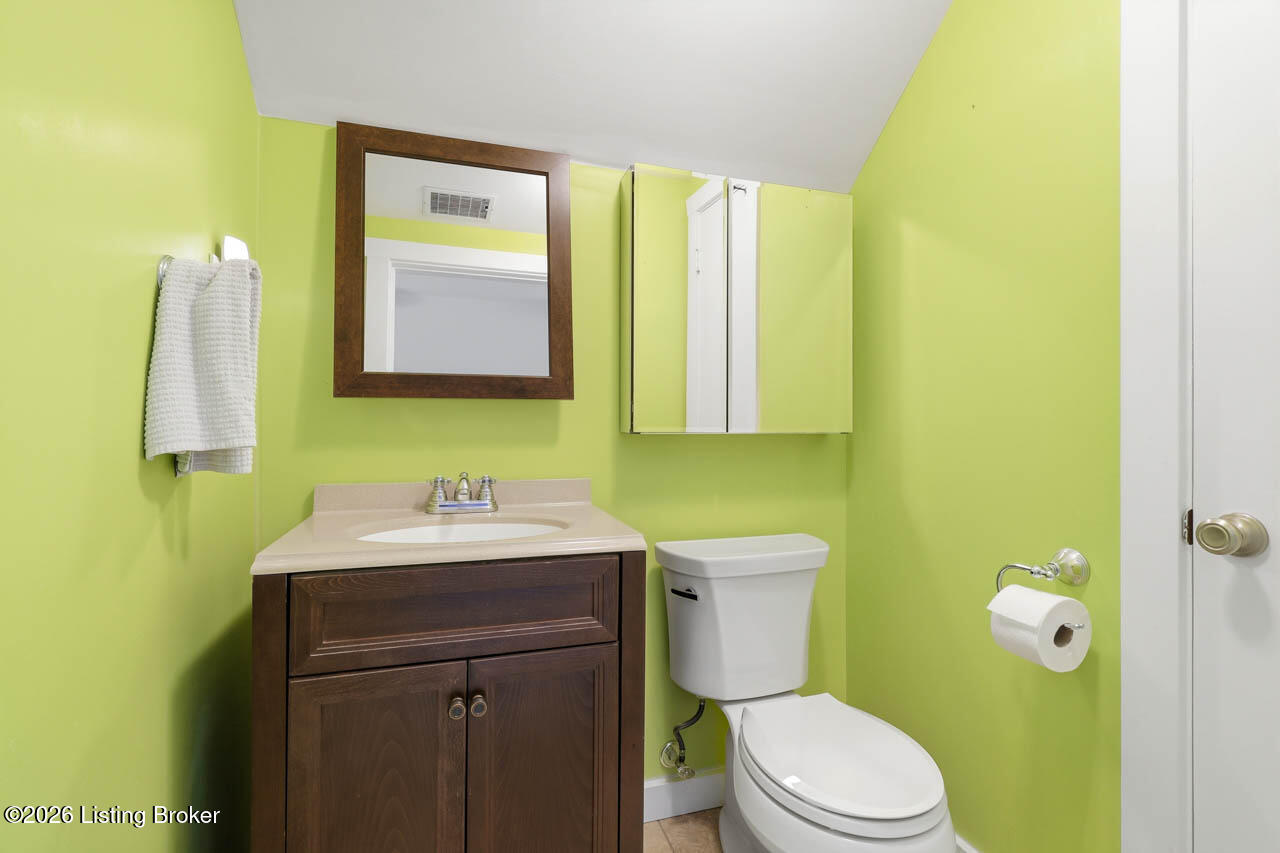 243 Fairfax Ave Property Photo 29