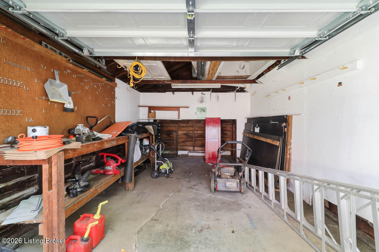 243 Fairfax Ave Property Photo 45