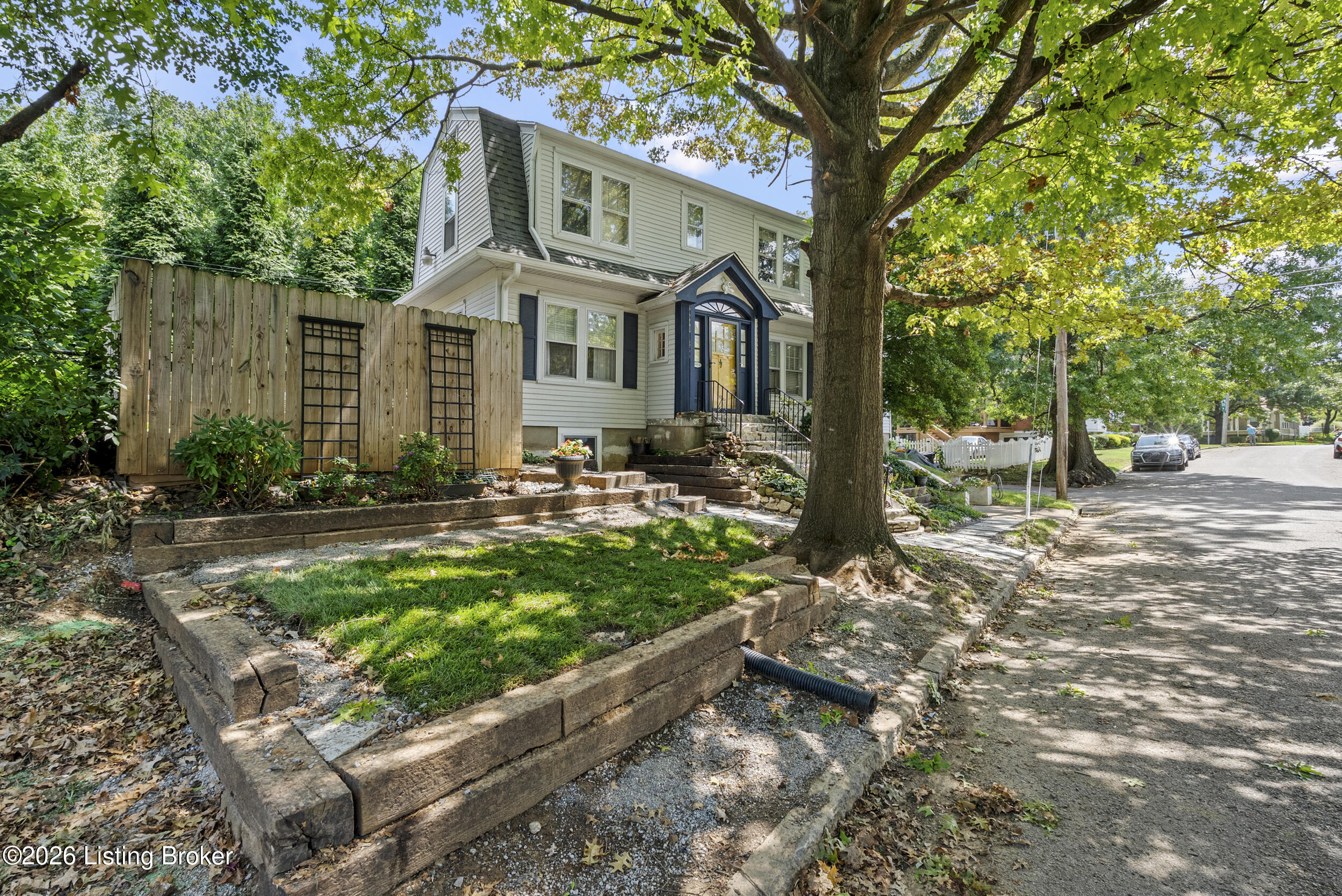 1439 Quadrant Ave Property Photo 3