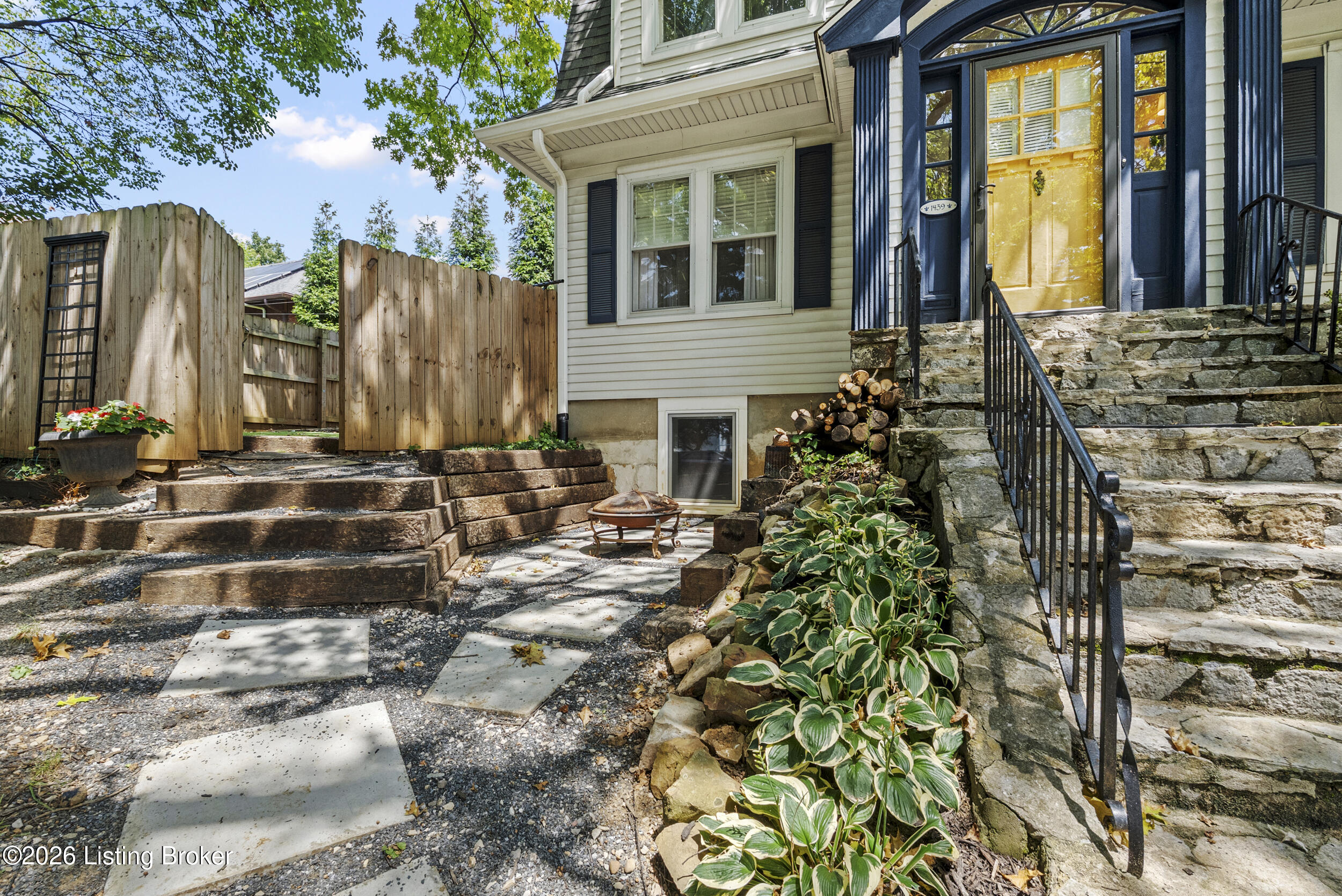 1439 Quadrant Ave Property Photo 5