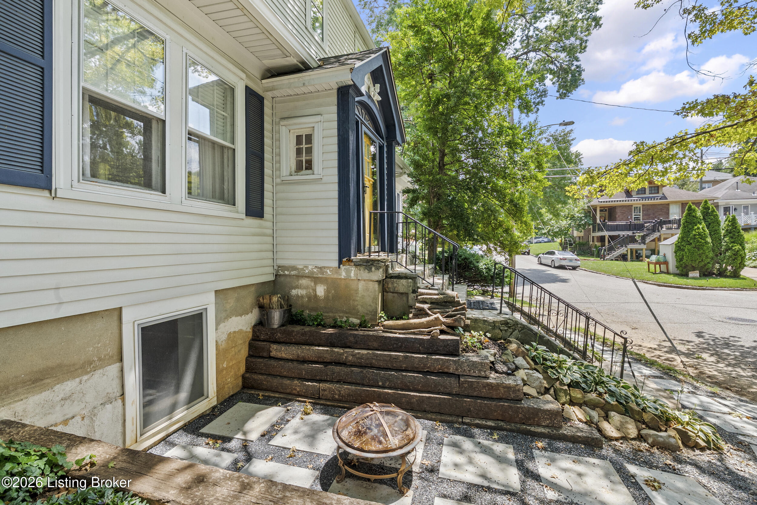1439 Quadrant Ave Property Photo 6