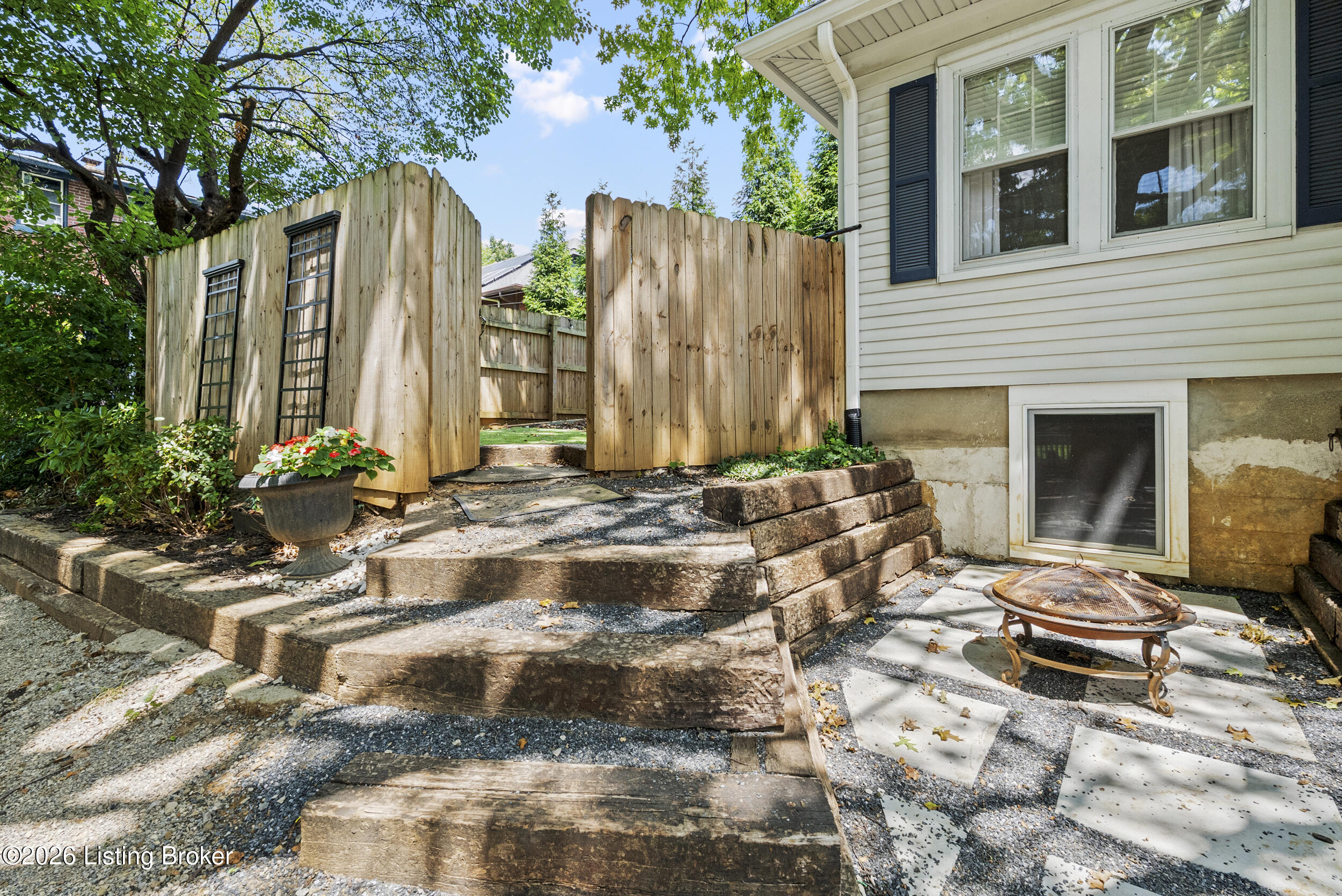 1439 Quadrant Ave Property Photo 7