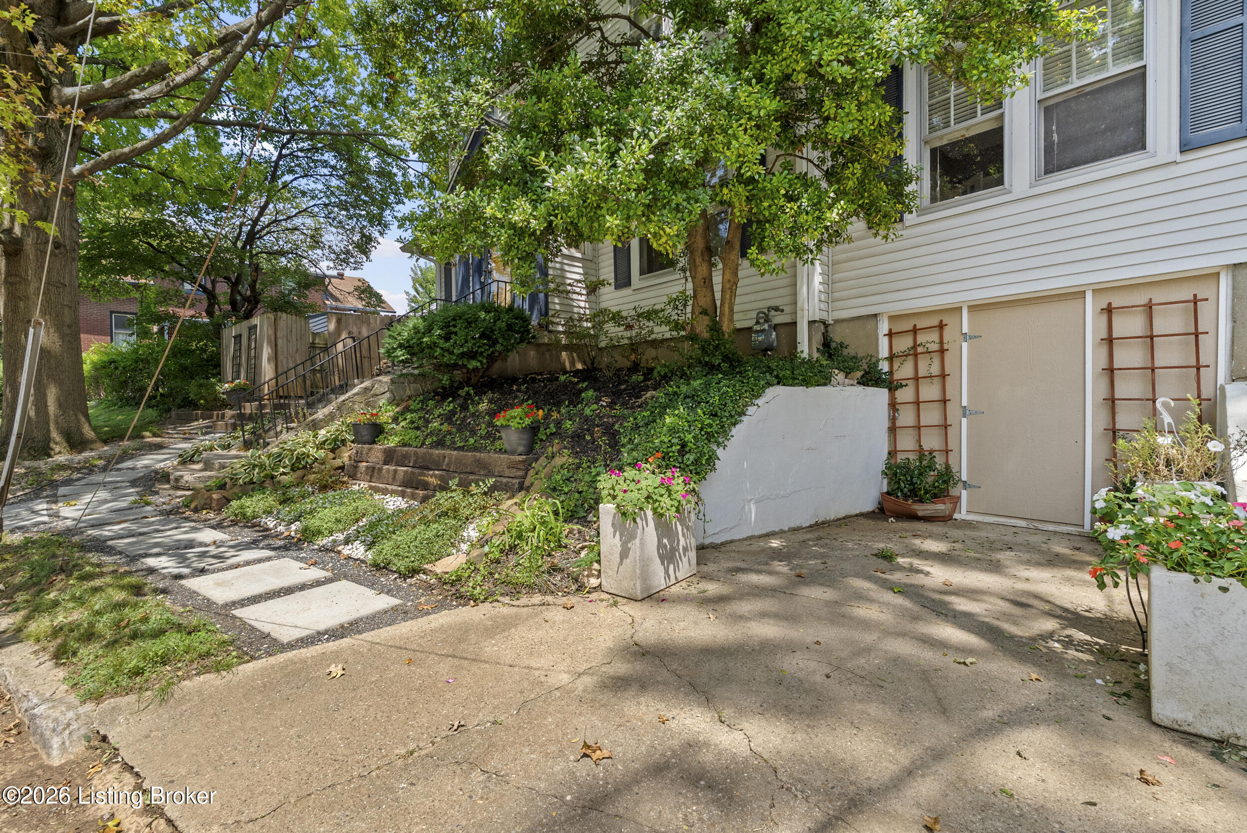 1439 Quadrant Ave Property Photo 8
