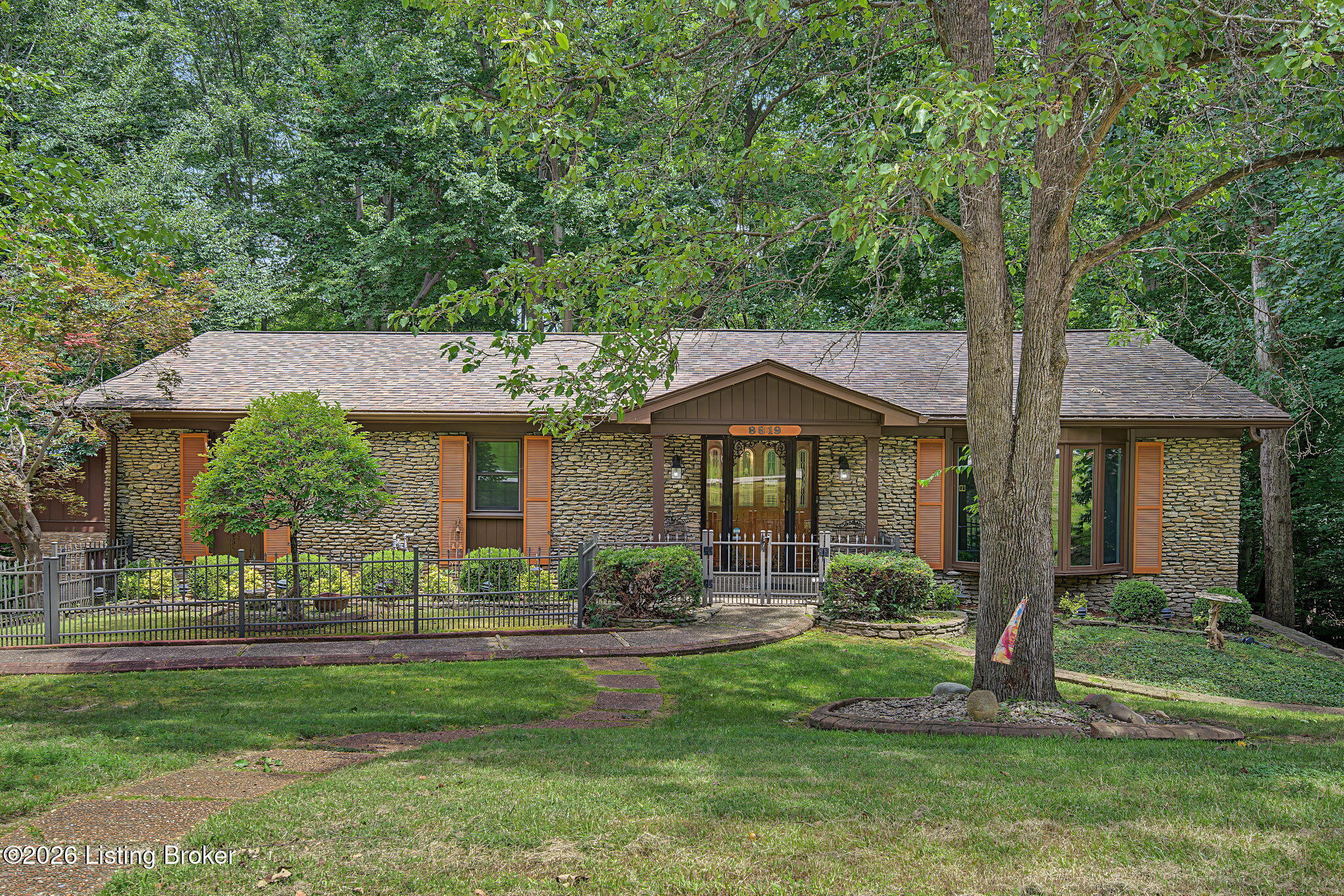 8819 Mountain Brook Dr Property Photo 1