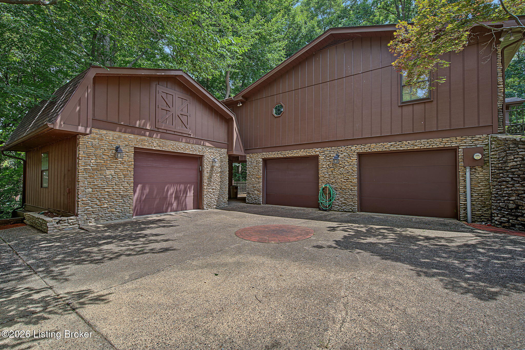 8819 Mountain Brook Dr Property Photo 5