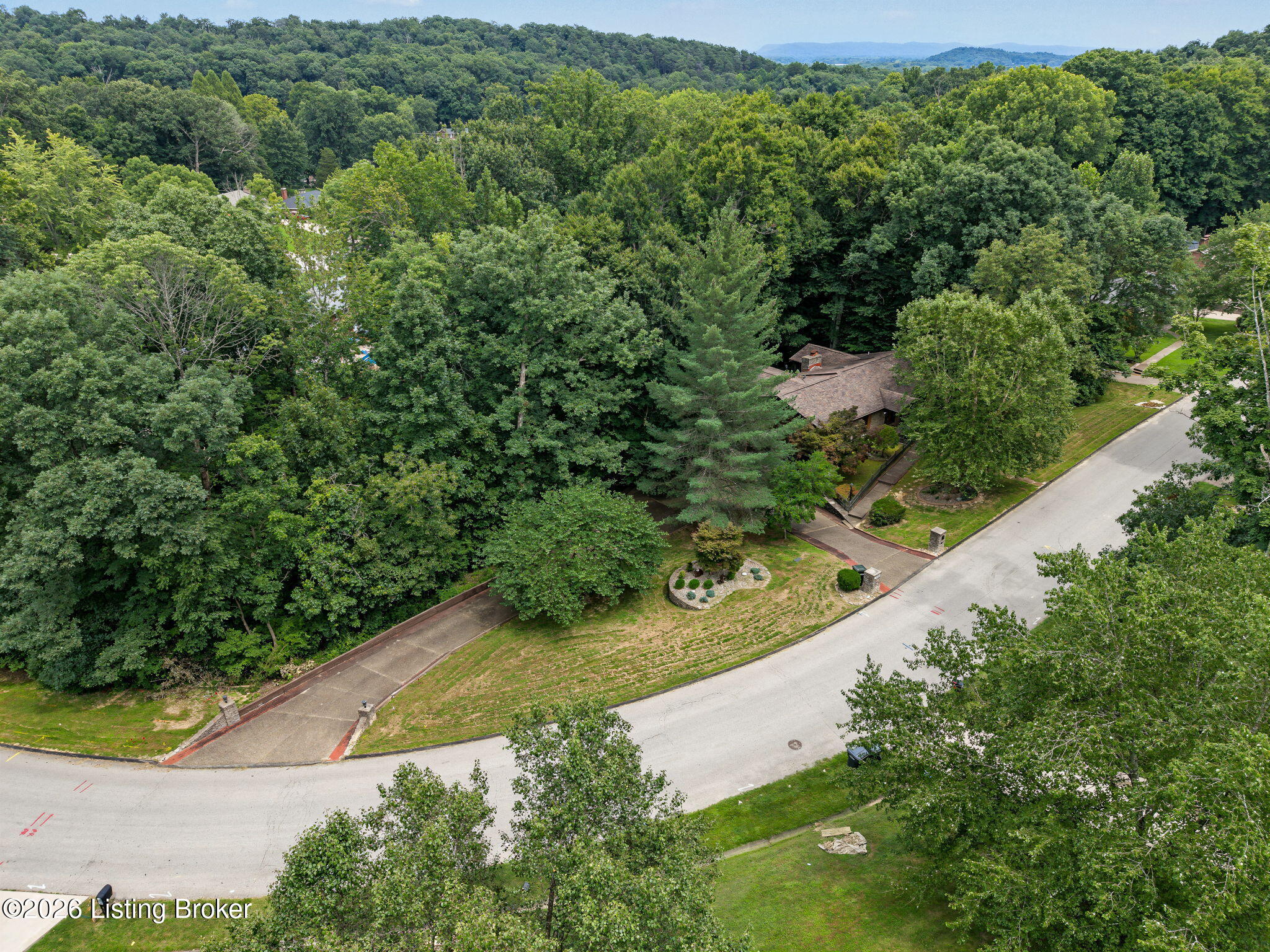 8819 Mountain Brook Dr Property Photo 7