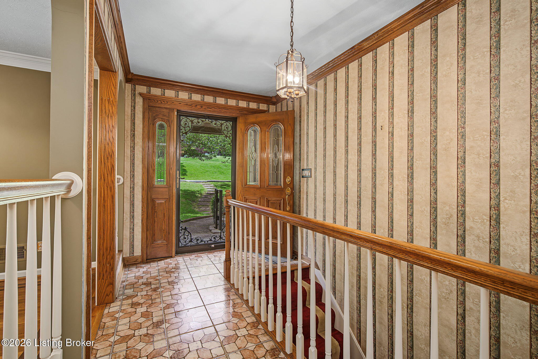 8819 Mountain Brook Dr Property Photo 9