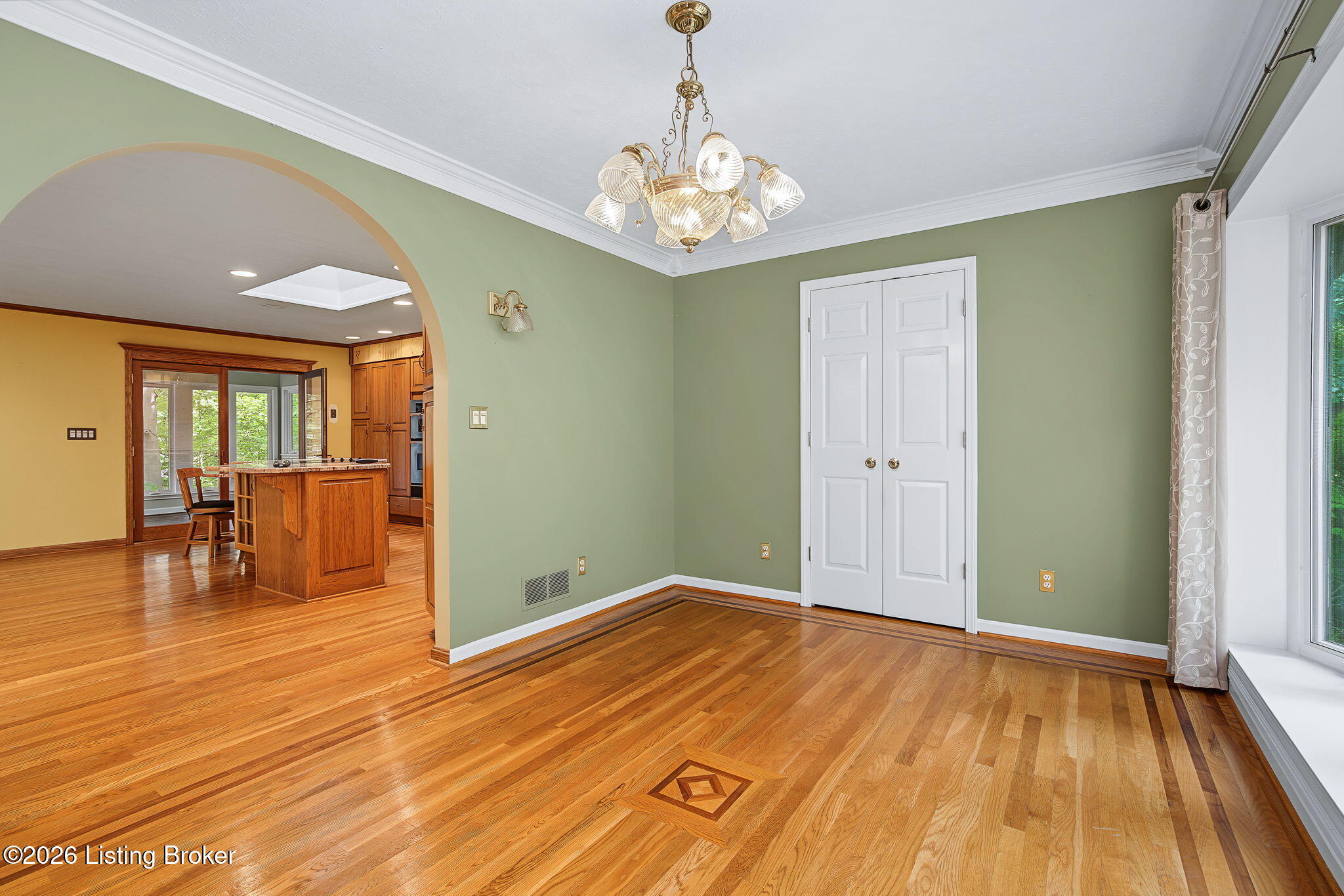 8819 Mountain Brook Dr Property Photo 11