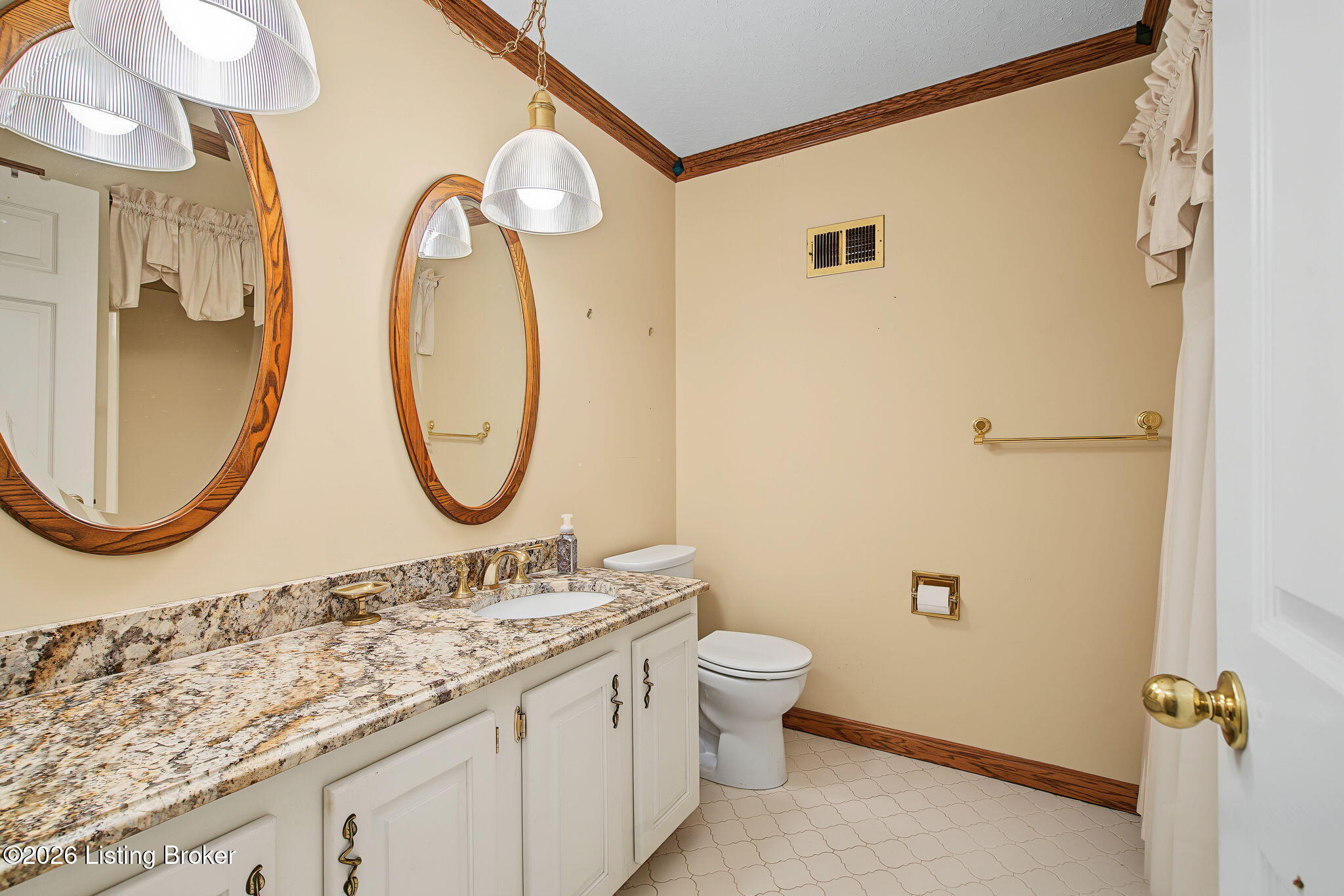 8819 Mountain Brook Dr Property Photo 18
