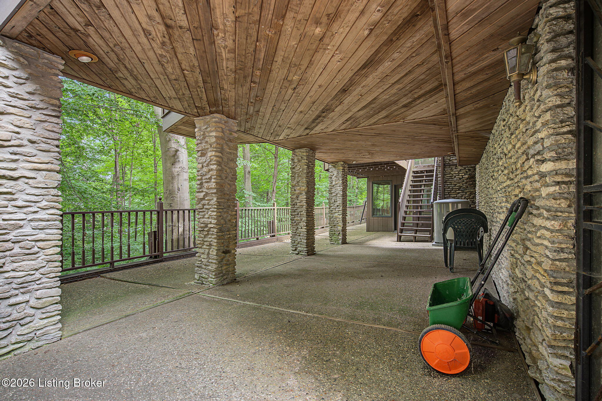 8819 Mountain Brook Dr Property Photo 31