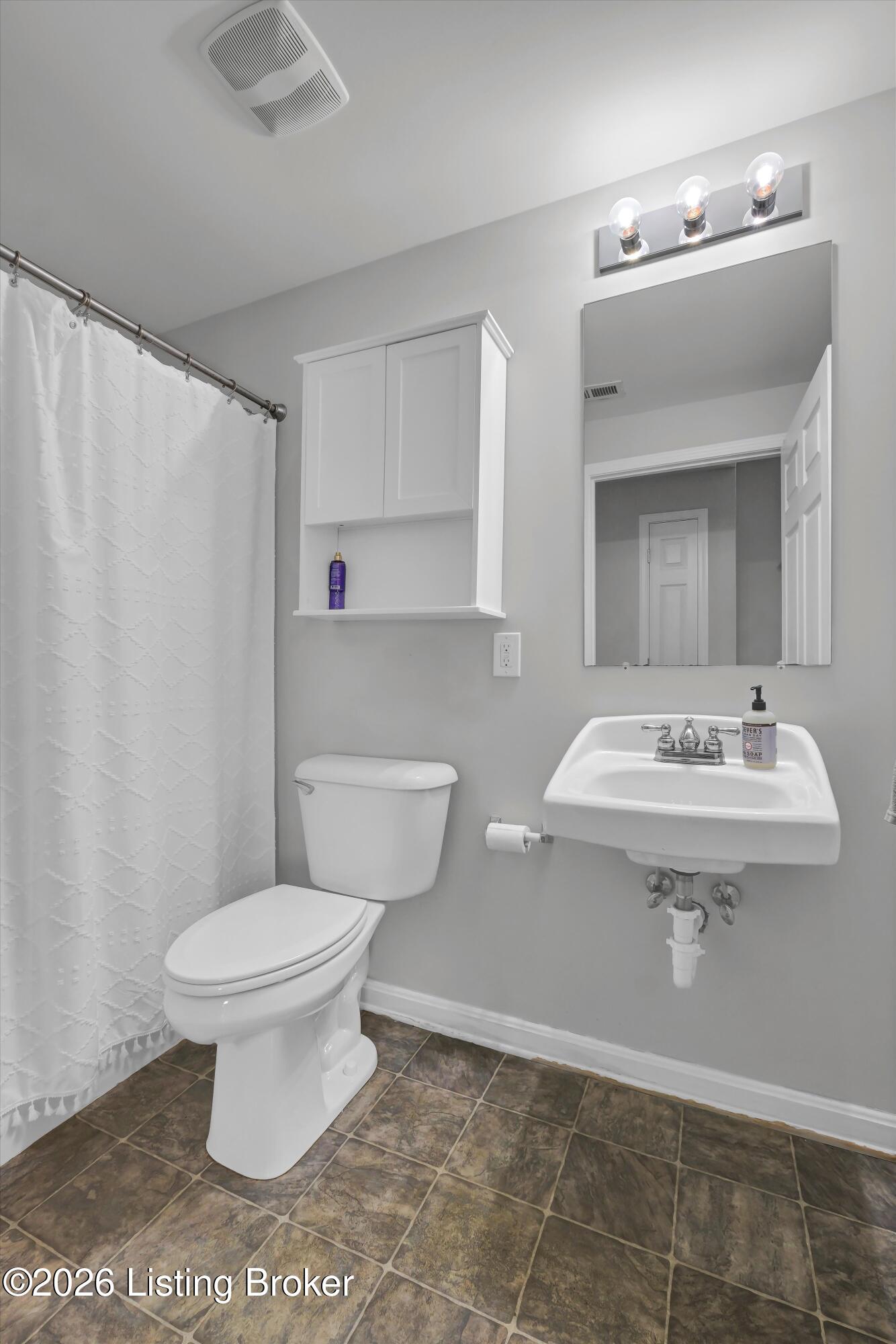 339 S Dorsey Ln Property Photo 7