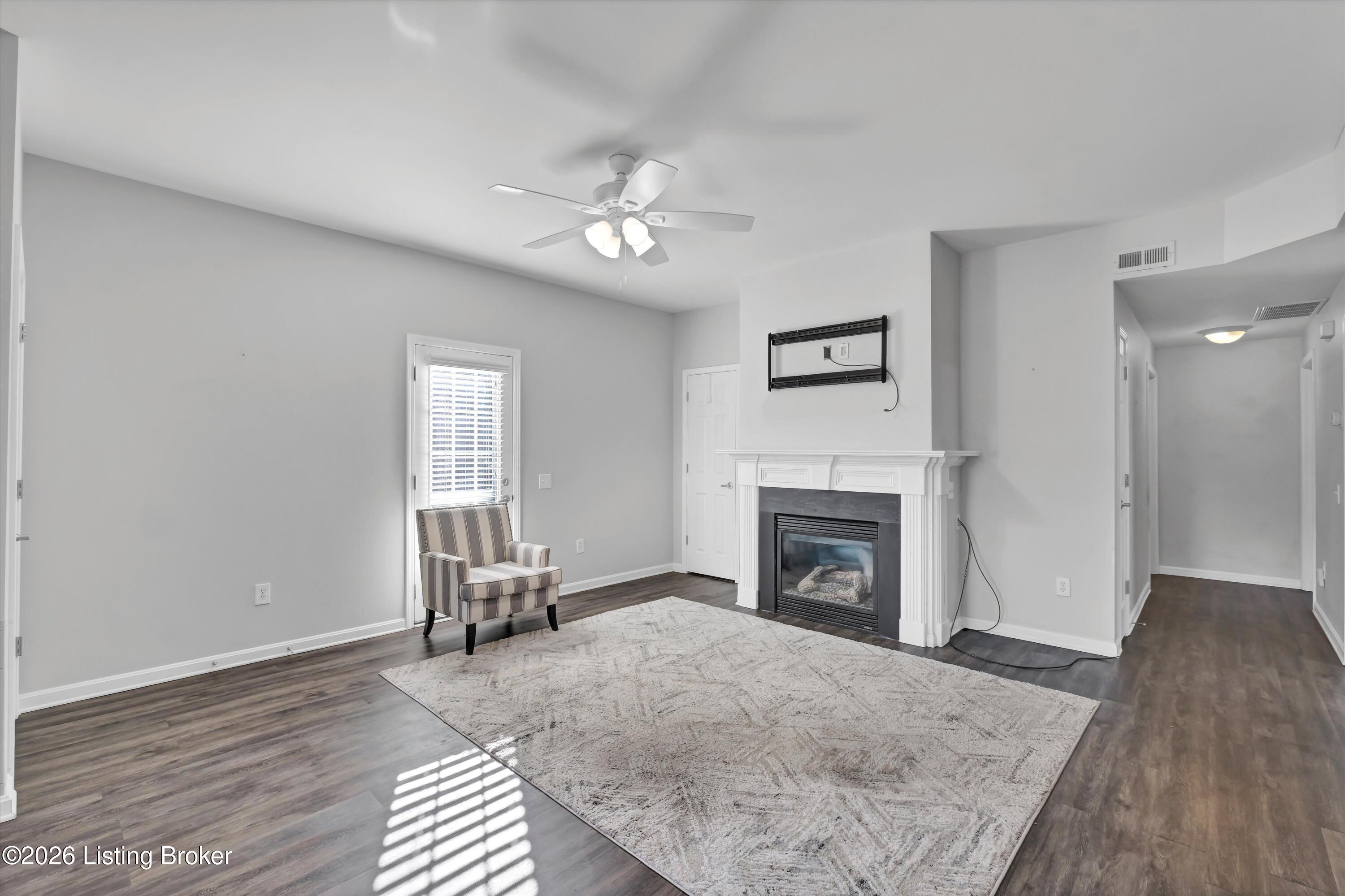 339 S Dorsey Ln Property Photo 19