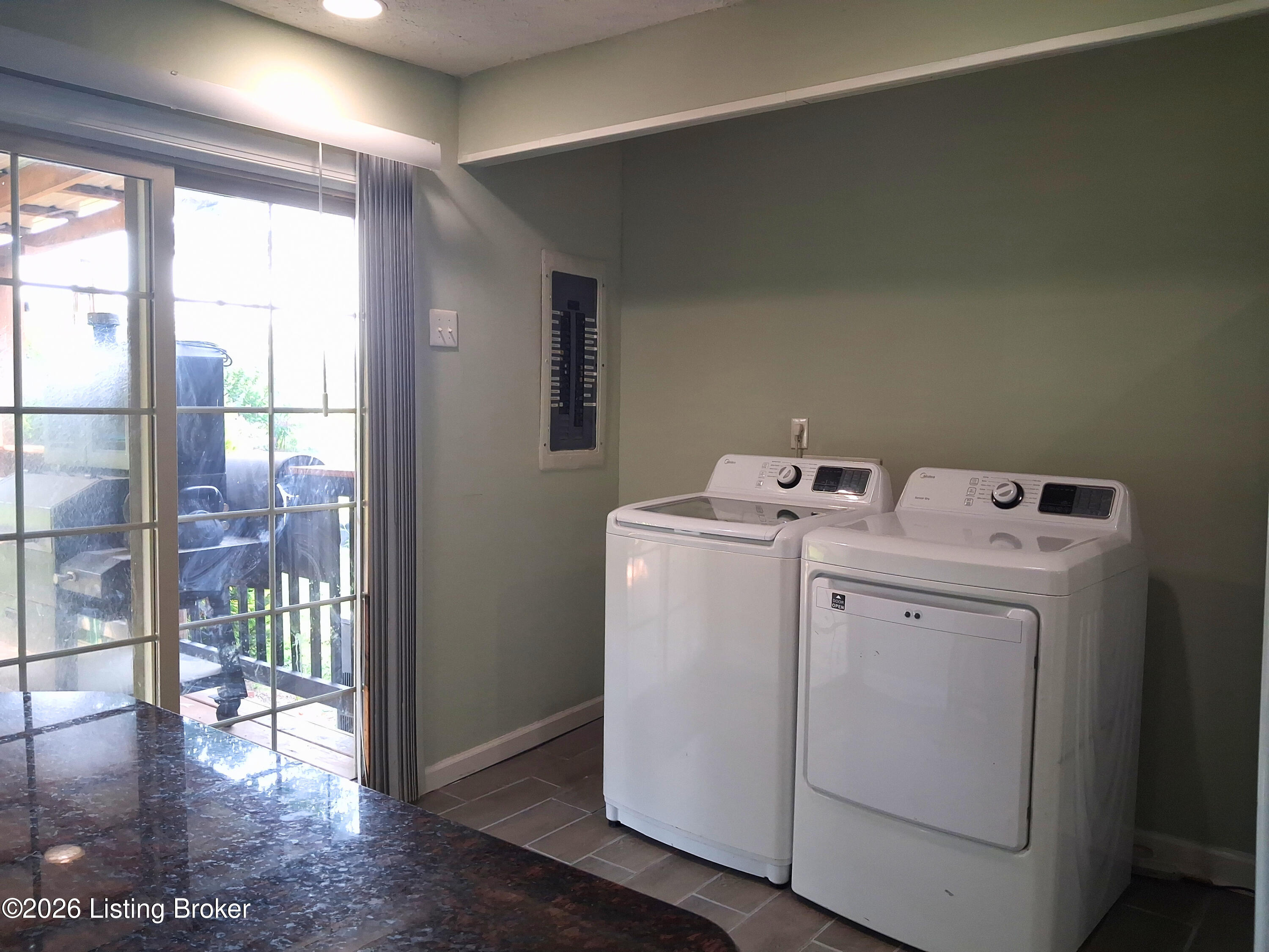 11239 S Dixie Hwy Property Photo 8