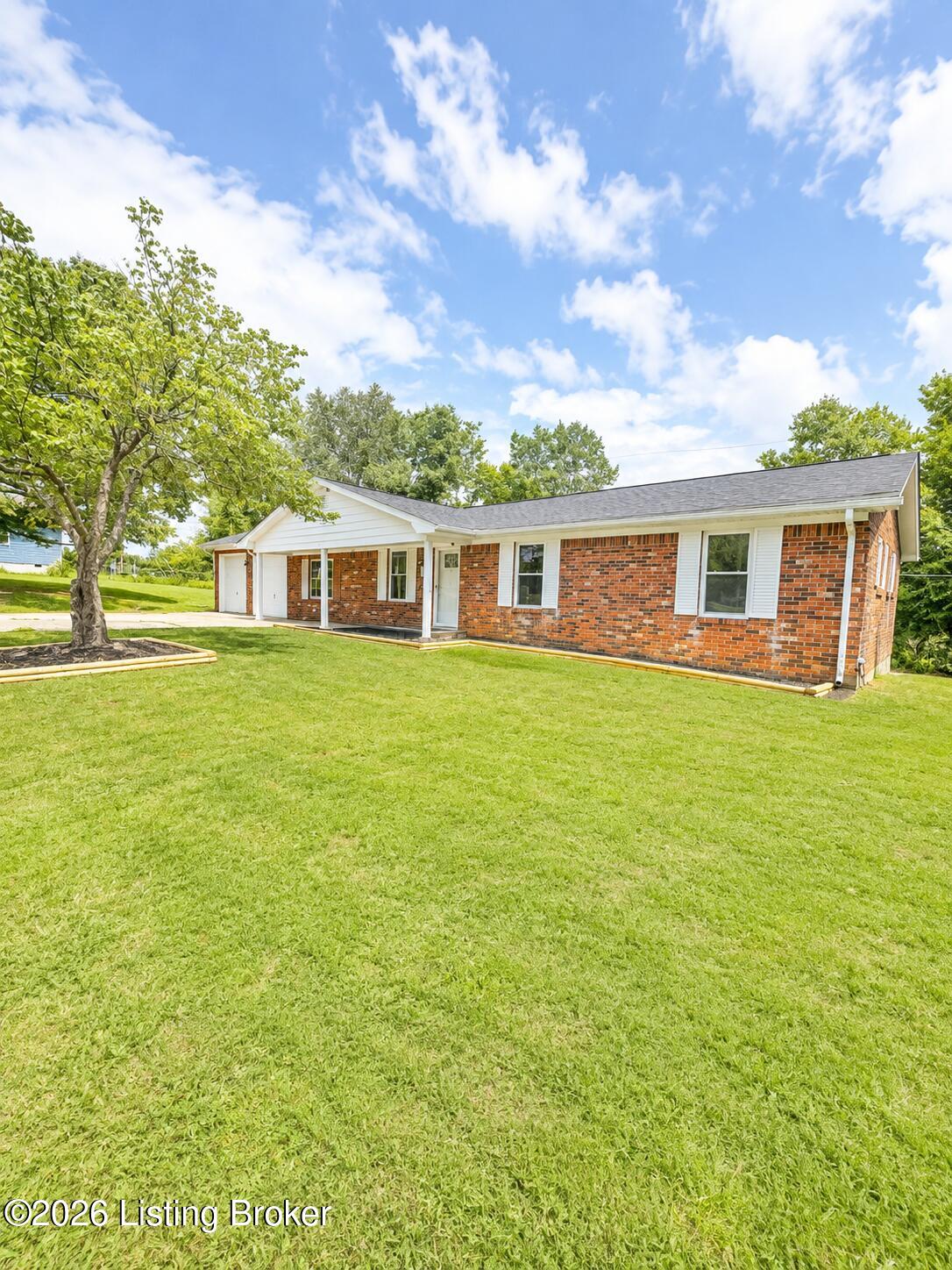 219 Saint Thomas Ct Property Photo 2