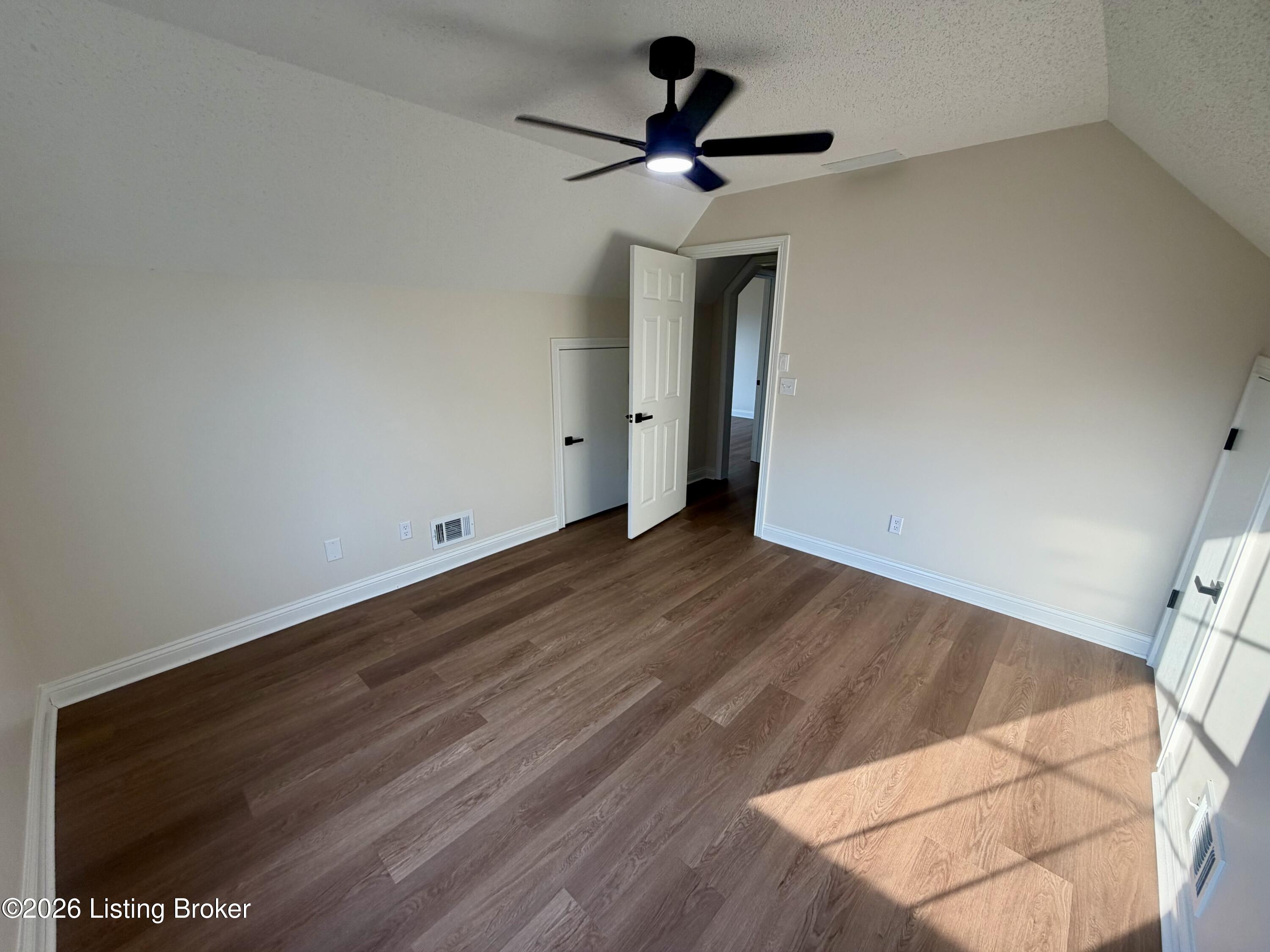 129 Willow Ct Property Photo 28