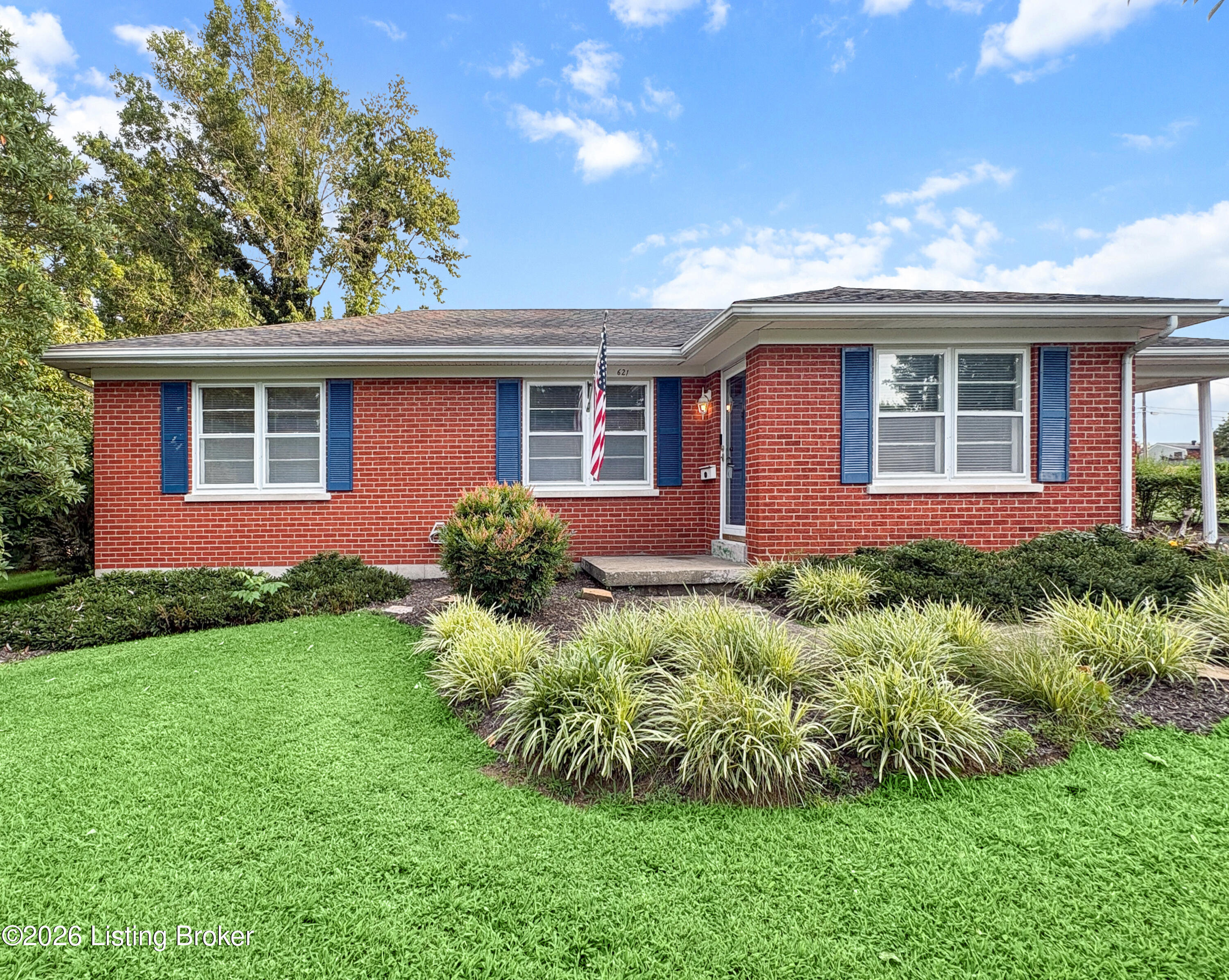 621 Reed Dr Property Photo 2