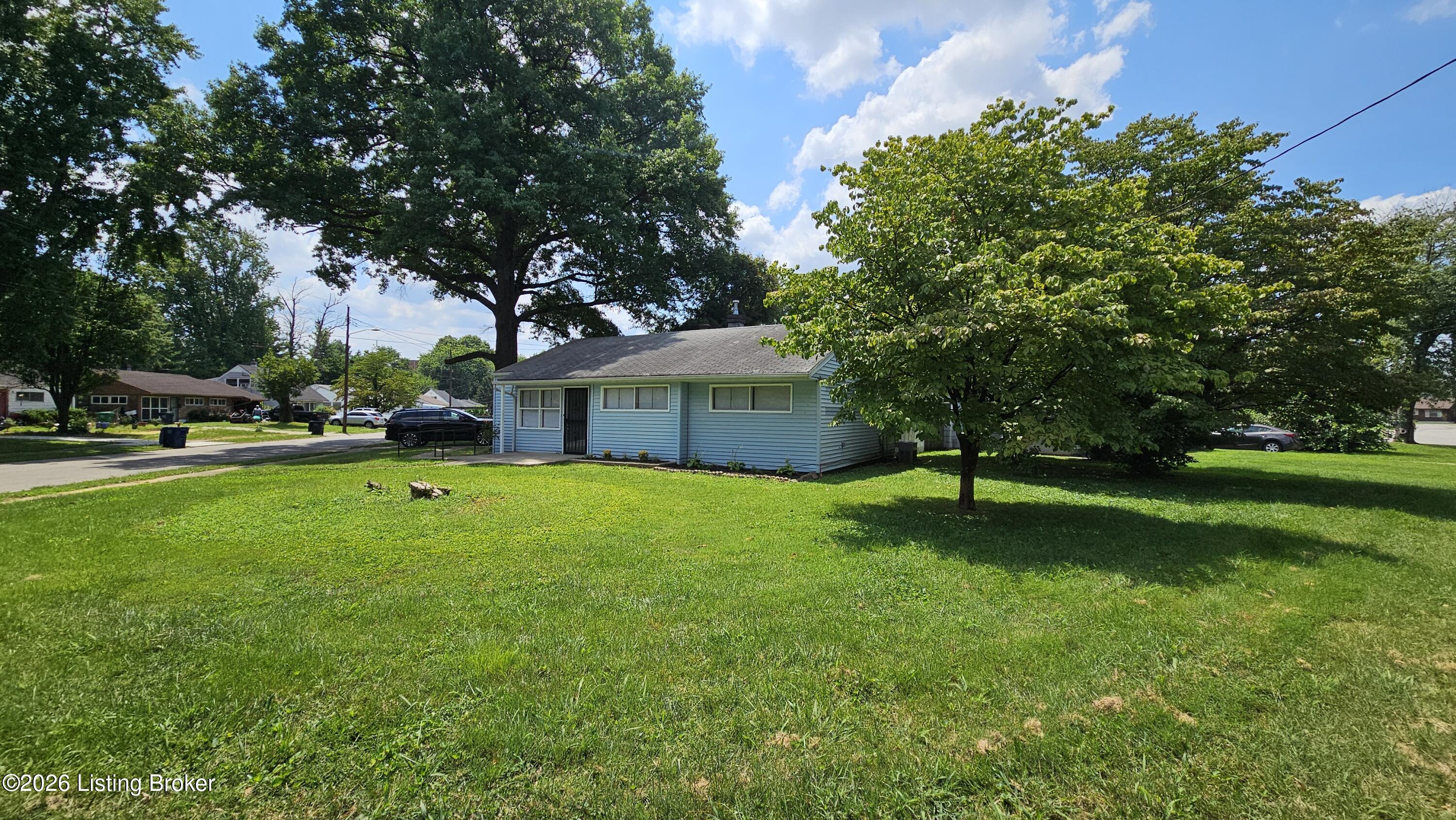 2935 Garey Ln Property Photo 3