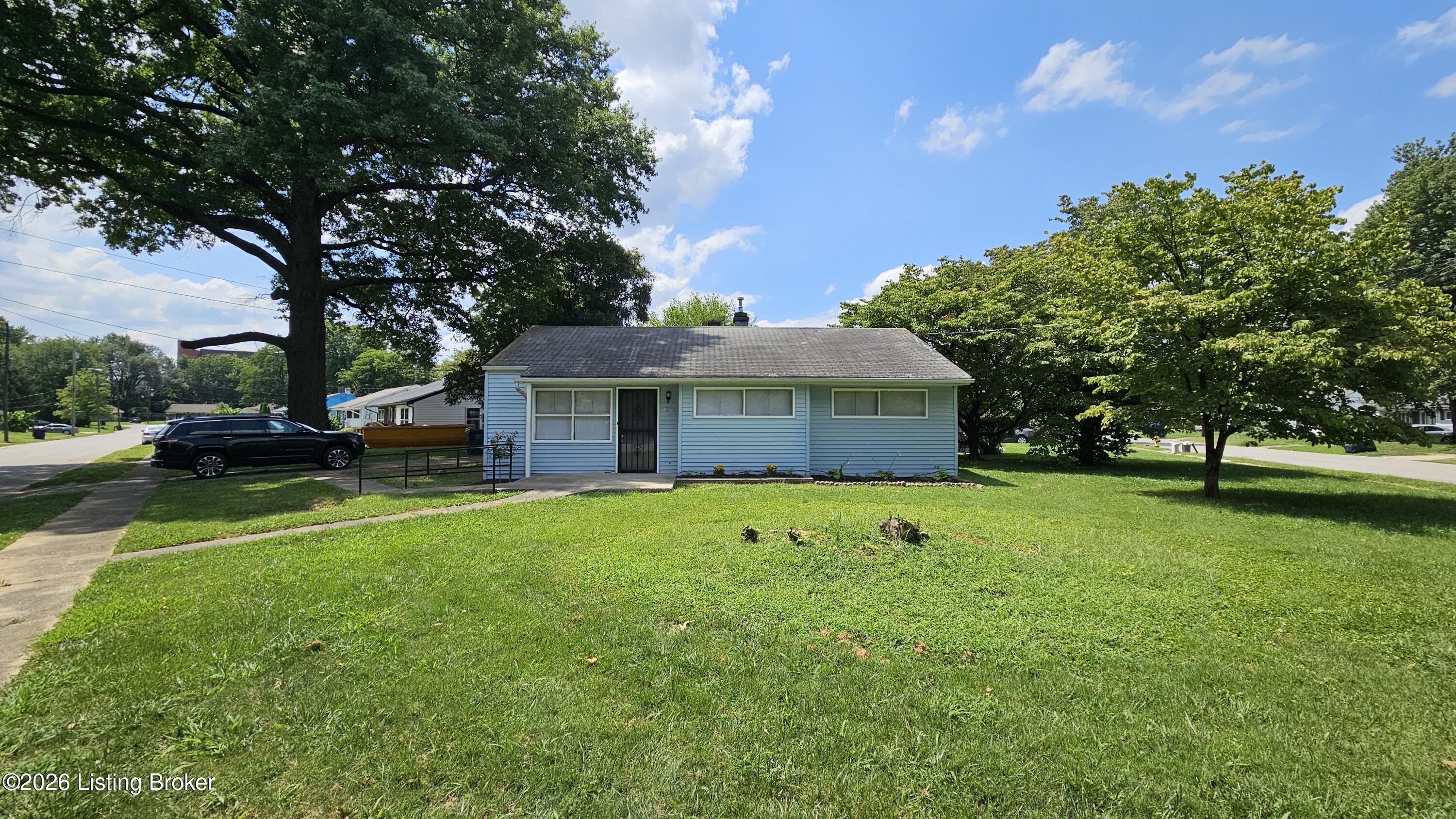 2935 Garey Ln Property Photo 4