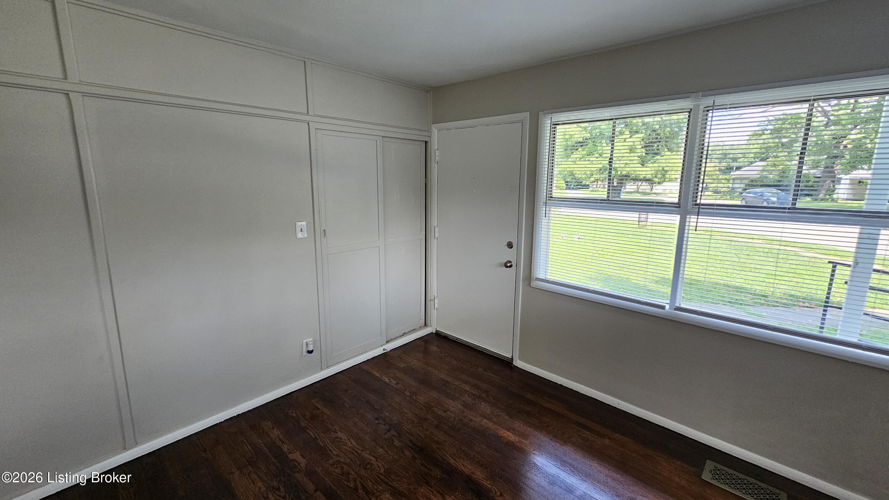 2935 Garey Ln Property Photo 8