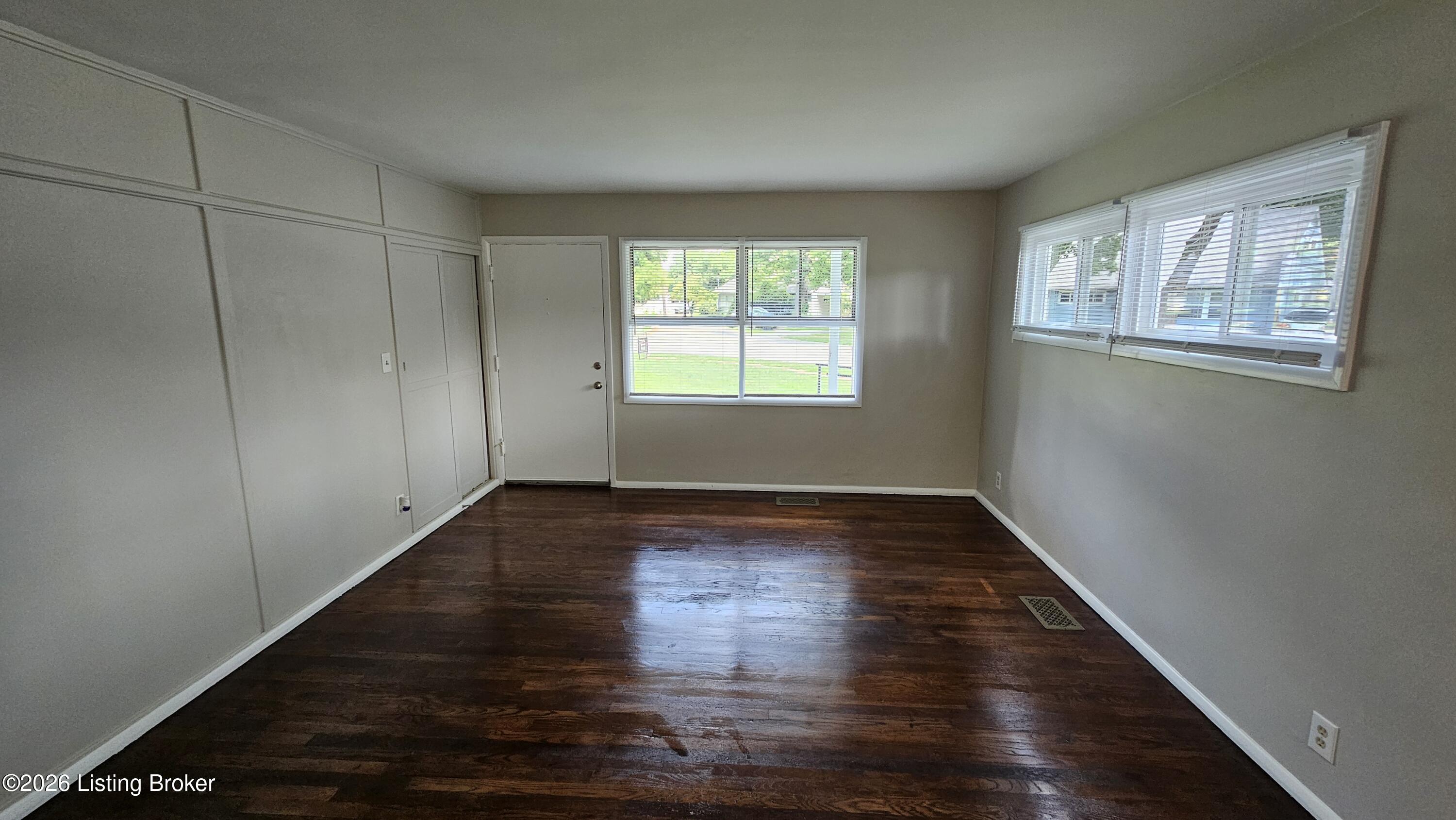 2935 Garey Ln Property Photo 9