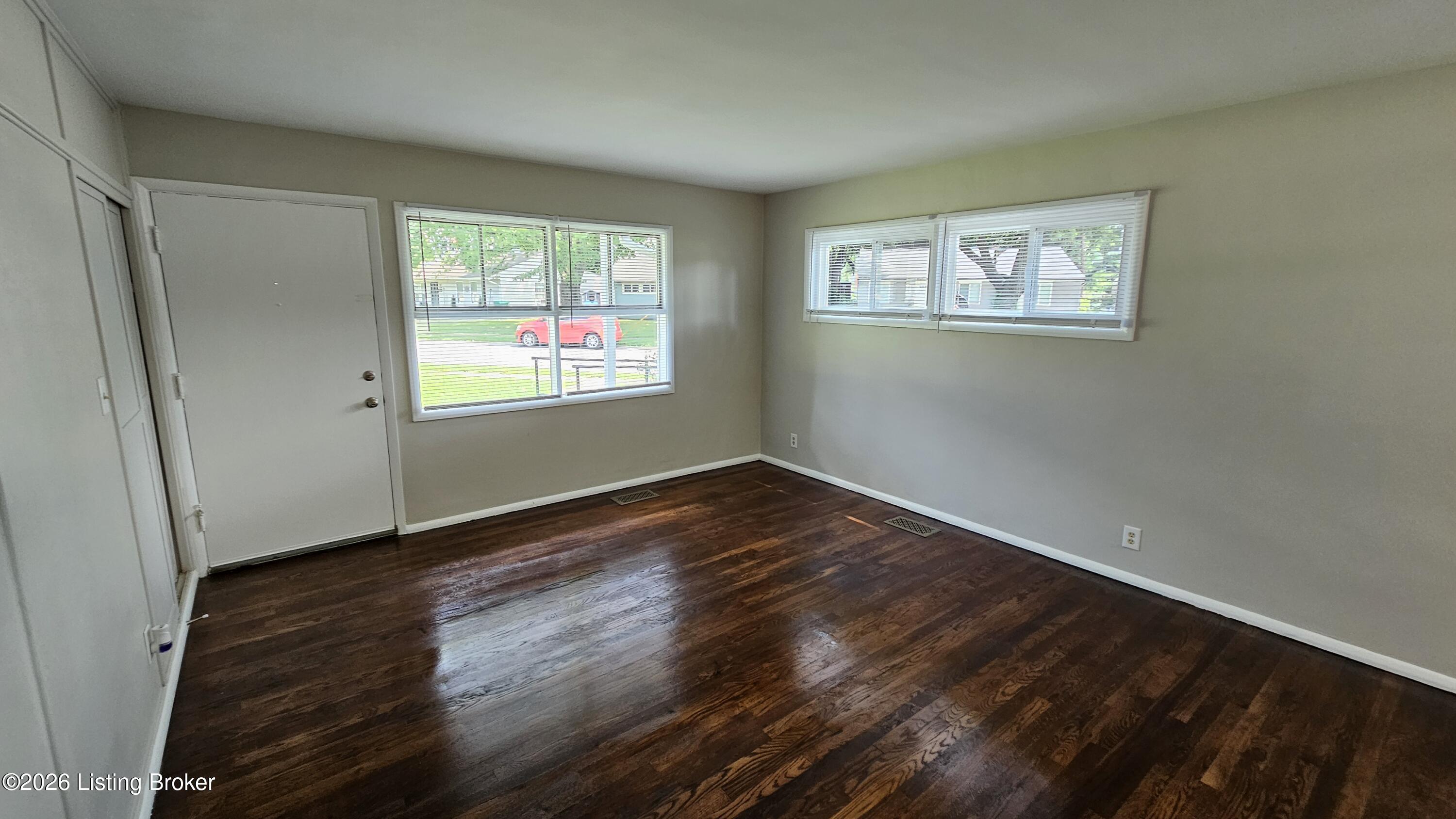 2935 Garey Ln Property Photo 11