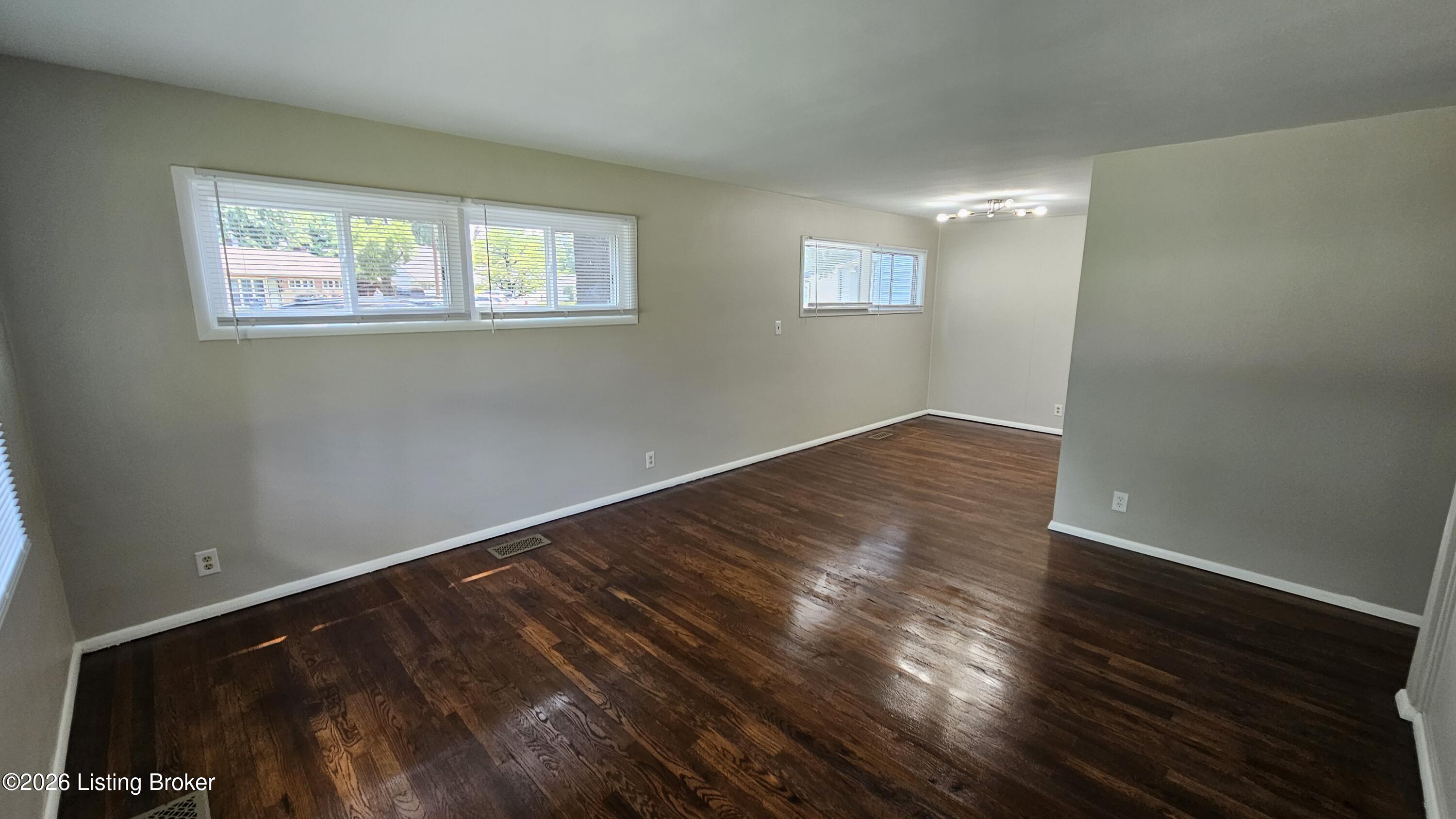 2935 Garey Ln Property Photo 12