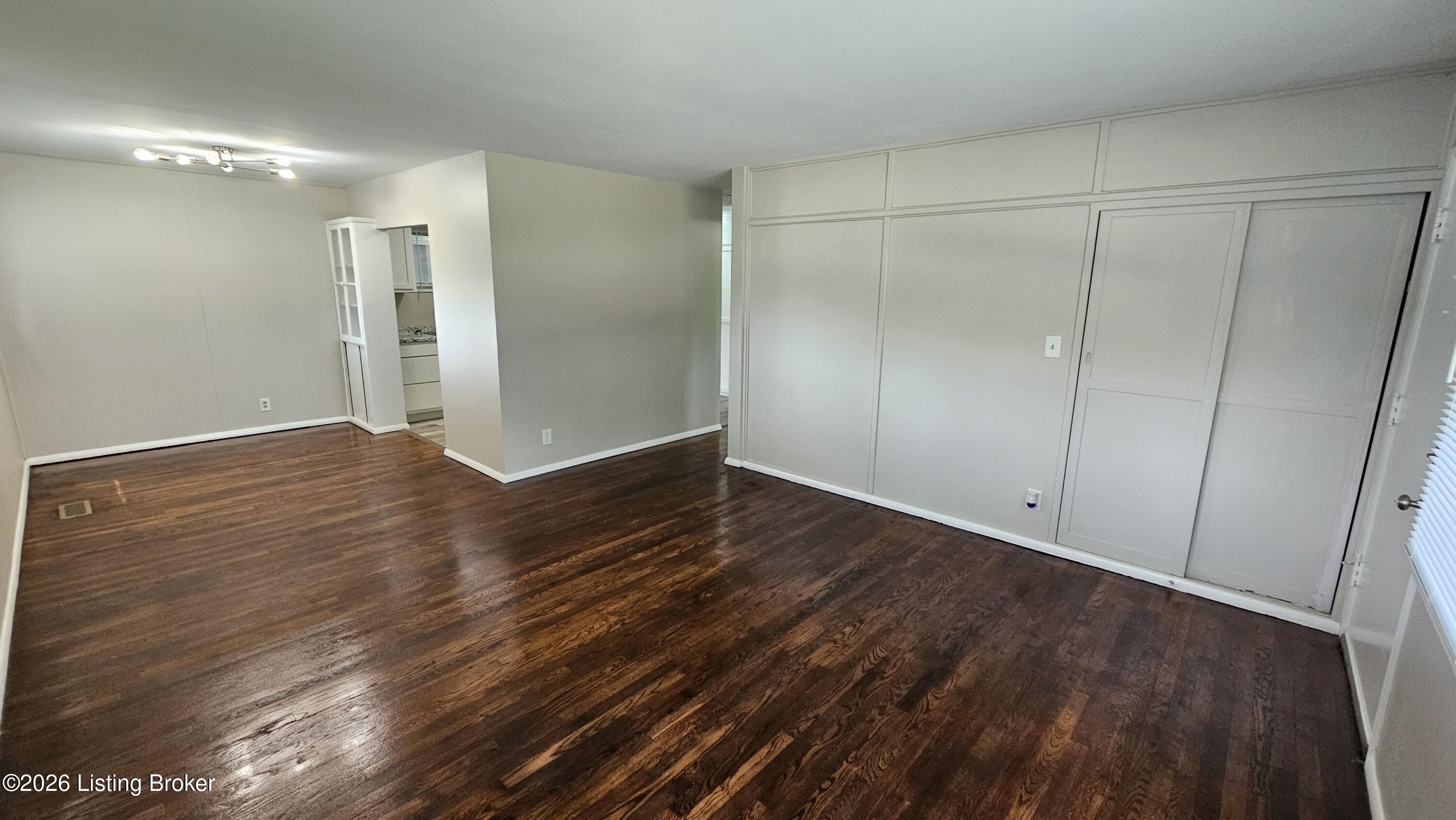 2935 Garey Ln Property Photo 13