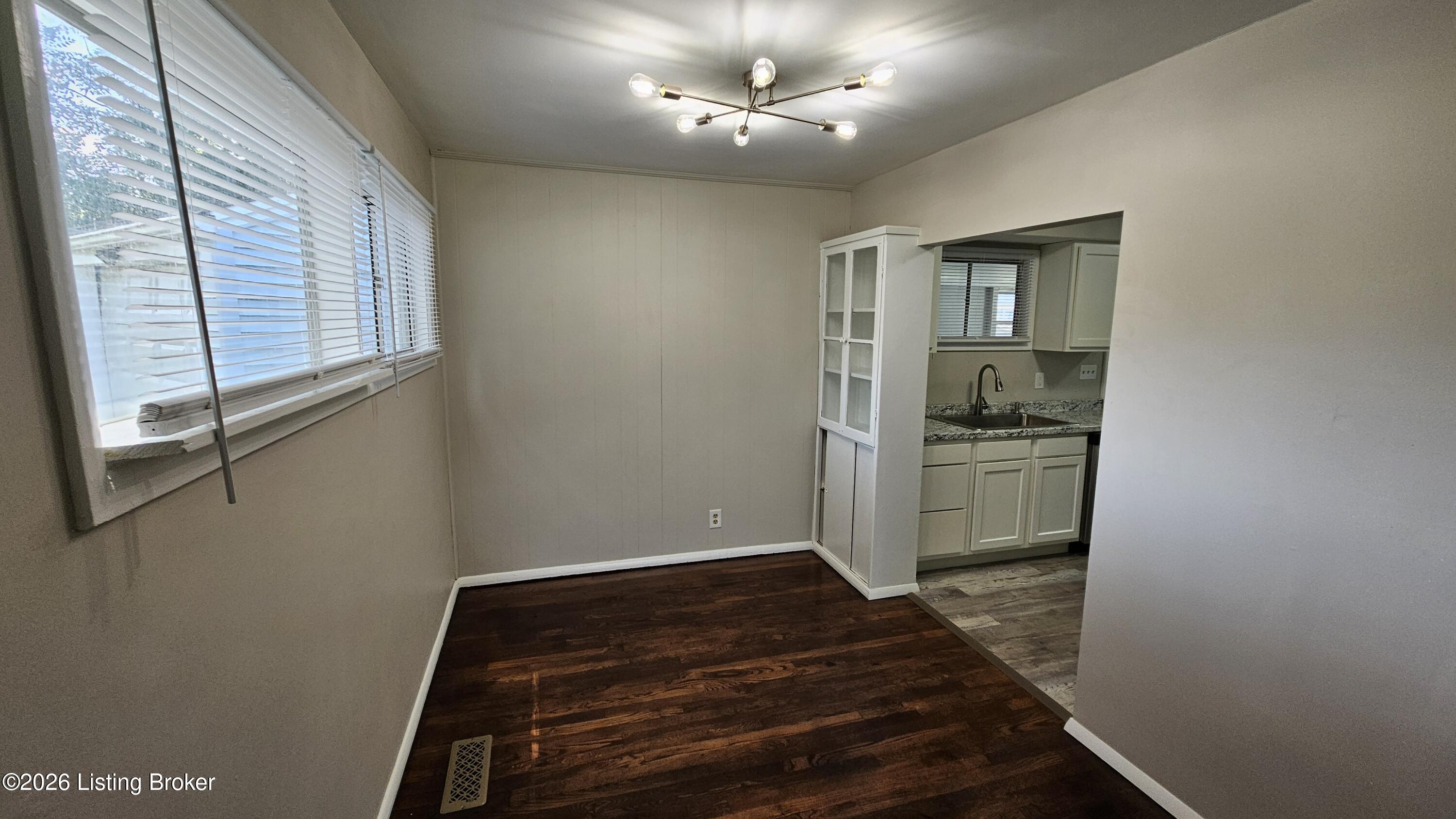 2935 Garey Ln Property Photo 15